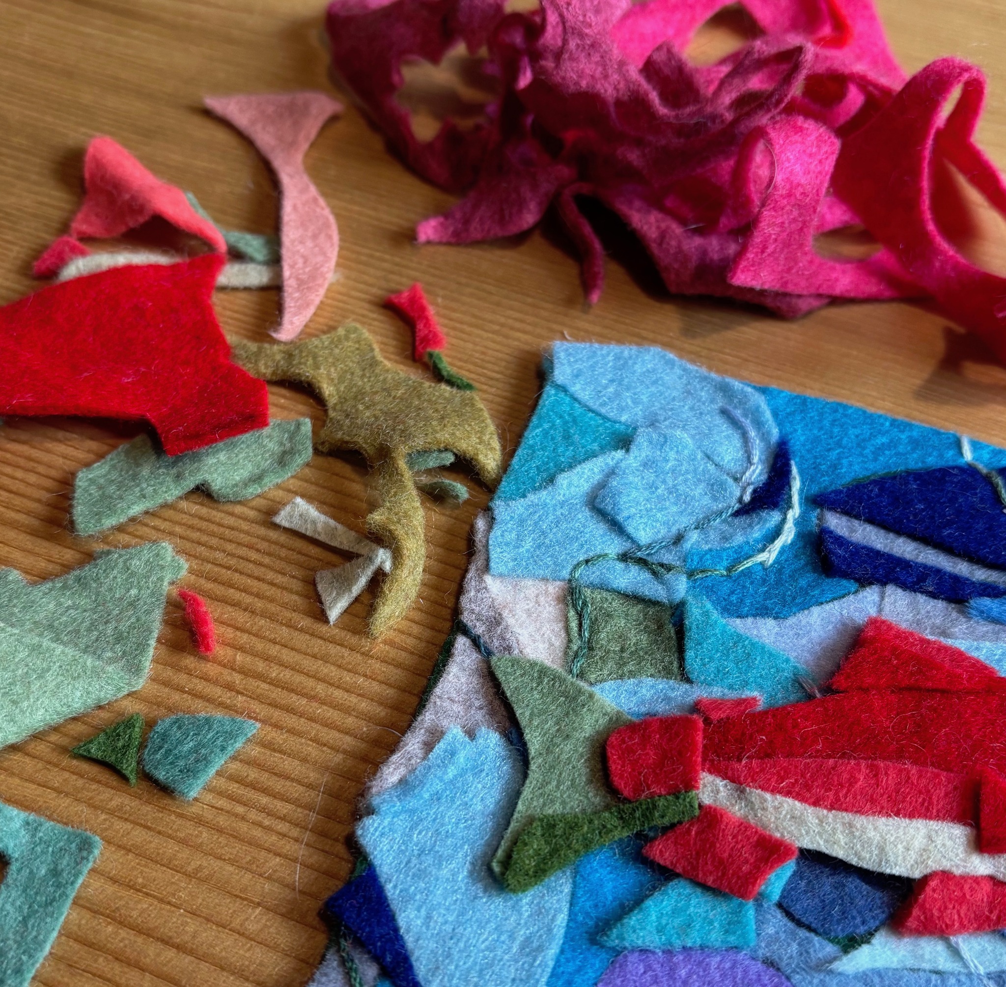 new felt collage is slowly loading! 🐟🩵🌊