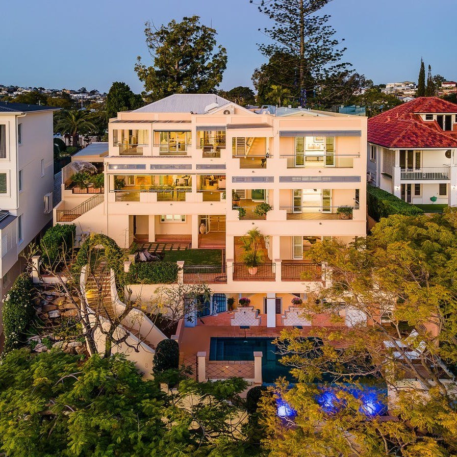 If you are looking for a quality rental on the river, with own pool and tennis court - look no further!
For a meagre $4,950 per week (with only a $19,800 bond ๐) you could be the new tenant of 98 Virginia Avenue Hawthorne!
This property recently sold for $20,000,000, and is now on the Rental Market. It is, for sure, an incredible property.
https://www.realestate.com.au/property-house-qld-hawthorne-442743312
#MyFN #Brisbane #Hawthorne #Rental #Sales #Property #Quality #YourLocalBroker