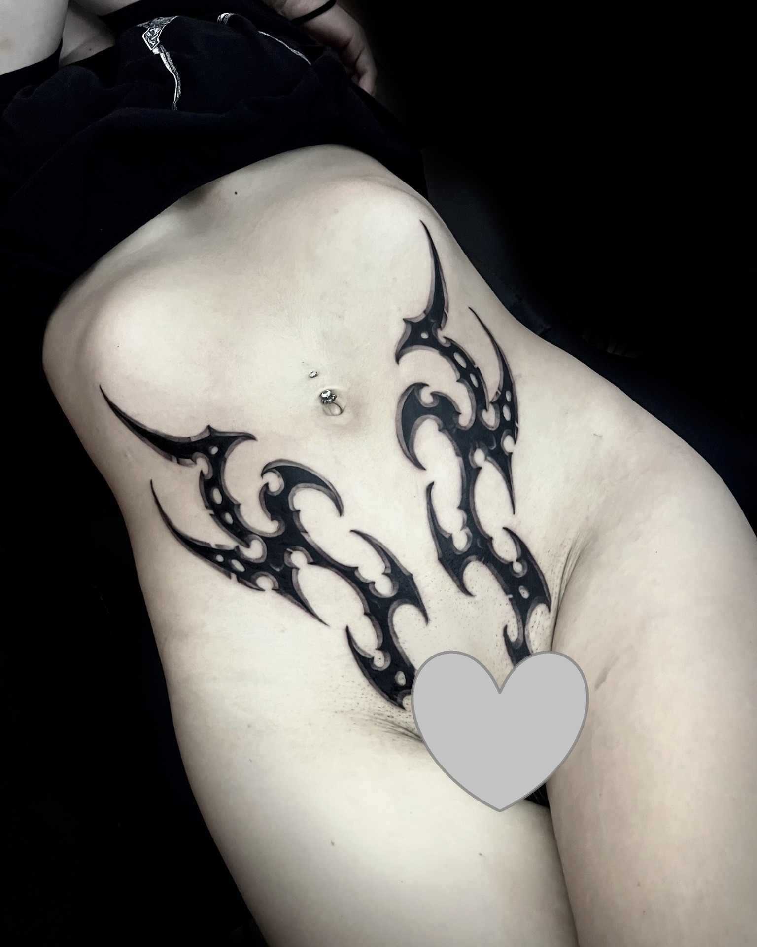 Sharp lines. Bold contrast. Pure attitude ⚫🔥 by @jjverplanken
This striking blackwork piece balances symmetry and chaos, a perfect blend of power and flow. Every curve carved with intention.
Done at @thelostoasistattoo
✨ Want ink like this? 👉 DM @jjverplanken or email jj.verplanken@gmail.com
to book your spot! ✉️
🎃 Don’t miss our Halloween Flash Day on October 31st — come by for spooky flash pieces, eerie-good prices, and a chance to hang out with the crew 👻🍬