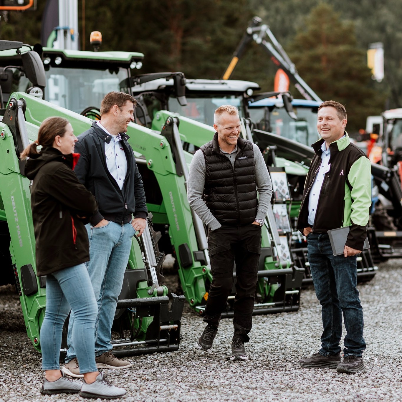 Møtes vi på Agrisjå 2026?💚
Vi ser tilbake på en imponerende samling av over 320 aktører fra inn- og utland i 2023 – ikke uten grunn at vi kaller Agrisjå den største og viktigste salgsarenaen i 2026 🌾🚜
Fra store maskinleverandører og rådgivningstjenester til lokalmatprodusenter, håndverkere og husdyrmiljøer – Agrisjå samler hele næringa og litt til - på ett og samme sted.
👉 Påmeldingen for utstillere til 2026 er nå åpen! Vil du være med på landbruksfesten i Stjørdal 21.–23. august 2026?
Les mer på agrisja.no / Link i bio 💚
#Agrisjå #TrønderskLandbruk #Utstillere #Landbruk #Folkefest #Stjørdal #NorskLandbruk