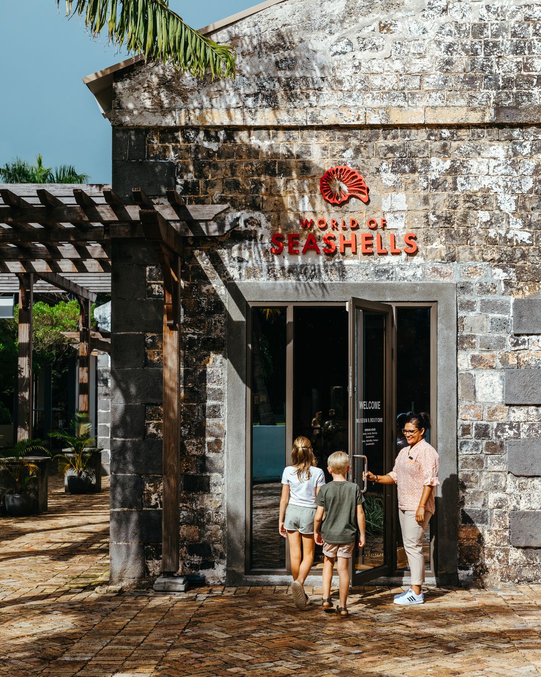 ð ððð¡ðšðšð¥ ð¡ðšð¥ð¢ððð²ð¬ ðð«ð ð£ð®ð¬ð ðð«ðšð®ð§ð ðð¡ð ððšð«ð§ðð«...
Plan a visit to World of Seashells, where curiosity comes alive!
Weâre here to spark imagination, fuel learning, and offer families a moment to slow down and discover the beauty of the ocean together.
ð La Place du Moulin, Bel Ombre, Mauritius
ð Open daily
#WorldOfSeashells #SchoolHolidayIdeas #FamilyDaysOut #MauritiusMuseums #BelOmbre