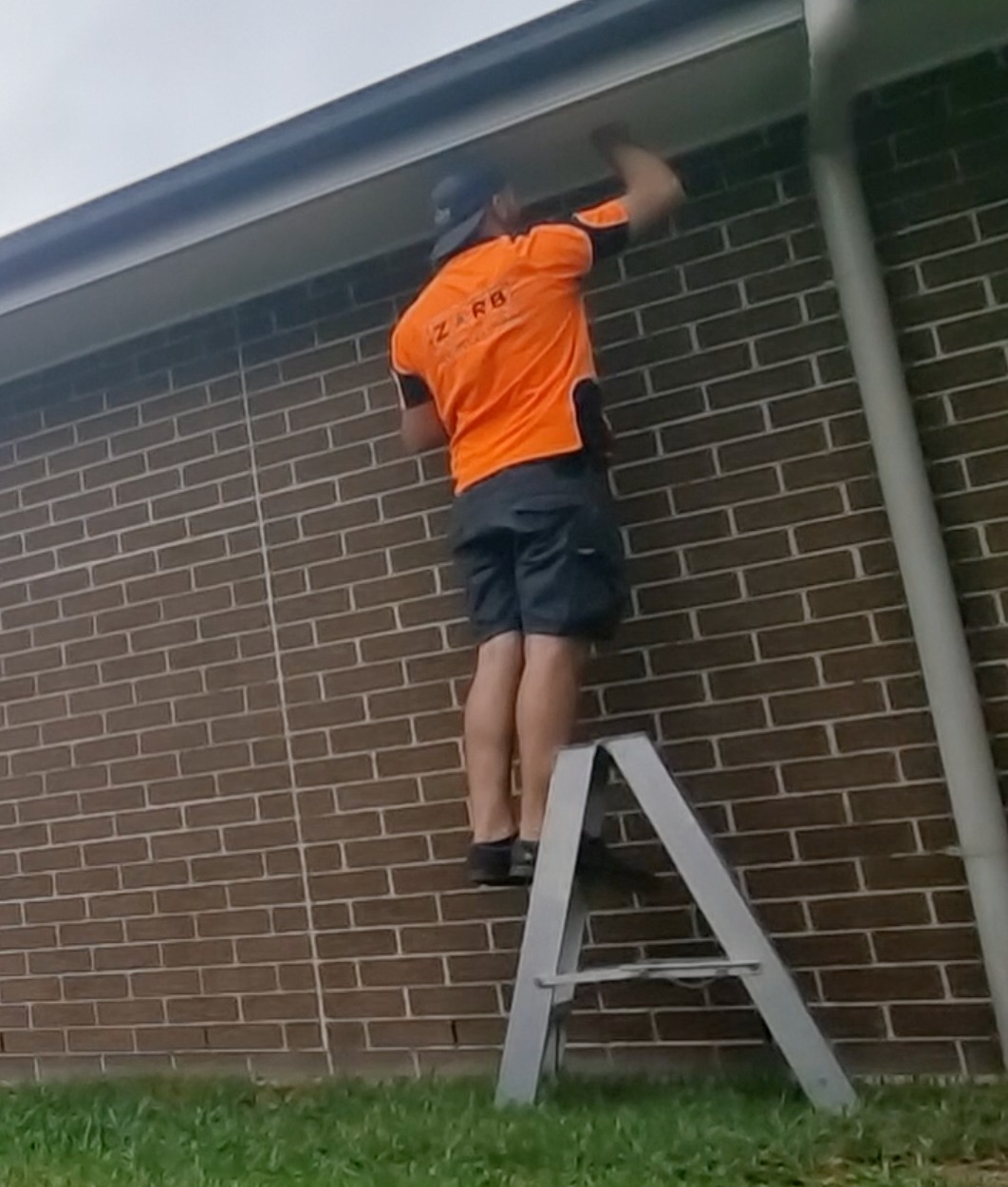 Managing rental properties means juggling a lot — tenants, landlords and endless maintenance requests. Having a reliable electrician makes all the difference.
Zarb Electrical works with real estate agents across Western Sydney to keep properties safe, compliant and stress-free.
Read more 👇
https://www.zarbelec.com.au/post/why-real-estate-agents-need-a-reliable-electrician