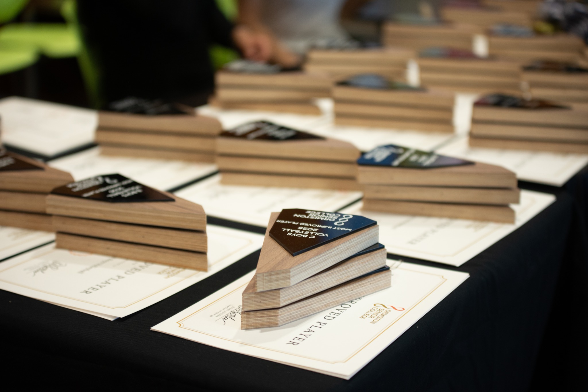 Ormiston Senior College Sports Prizegiving Success!
What an inspiring evening at our annual Sports Prizegiving on Friday, October 17th! 🎉
We were honoured to host a very special guest speaker, Marata Niukore from the @NZWarriors. Marata shared his incredible journey, offering invaluable insight and motivation to our student-athletes about the hard work and dedication it takes to make it in professional sport. Thank you, Marata!
Congratulations to the many deserving winners who were recognised for their commitment, skill, and sportsmanship throughout the year.
The night concluded with the announcement of the top award: Team of the Year! A huge shoutout and congratulations to the Premier Boys Basketball Team, our Northern Cup winners, led by Coach Mr. TK Hards, for taking home the top honour! Their dedication and fantastic results throughout the season have truly earned them this recognition. 🏀🏆
We're already looking forward to another great year of sport!
📸 Michael Bui