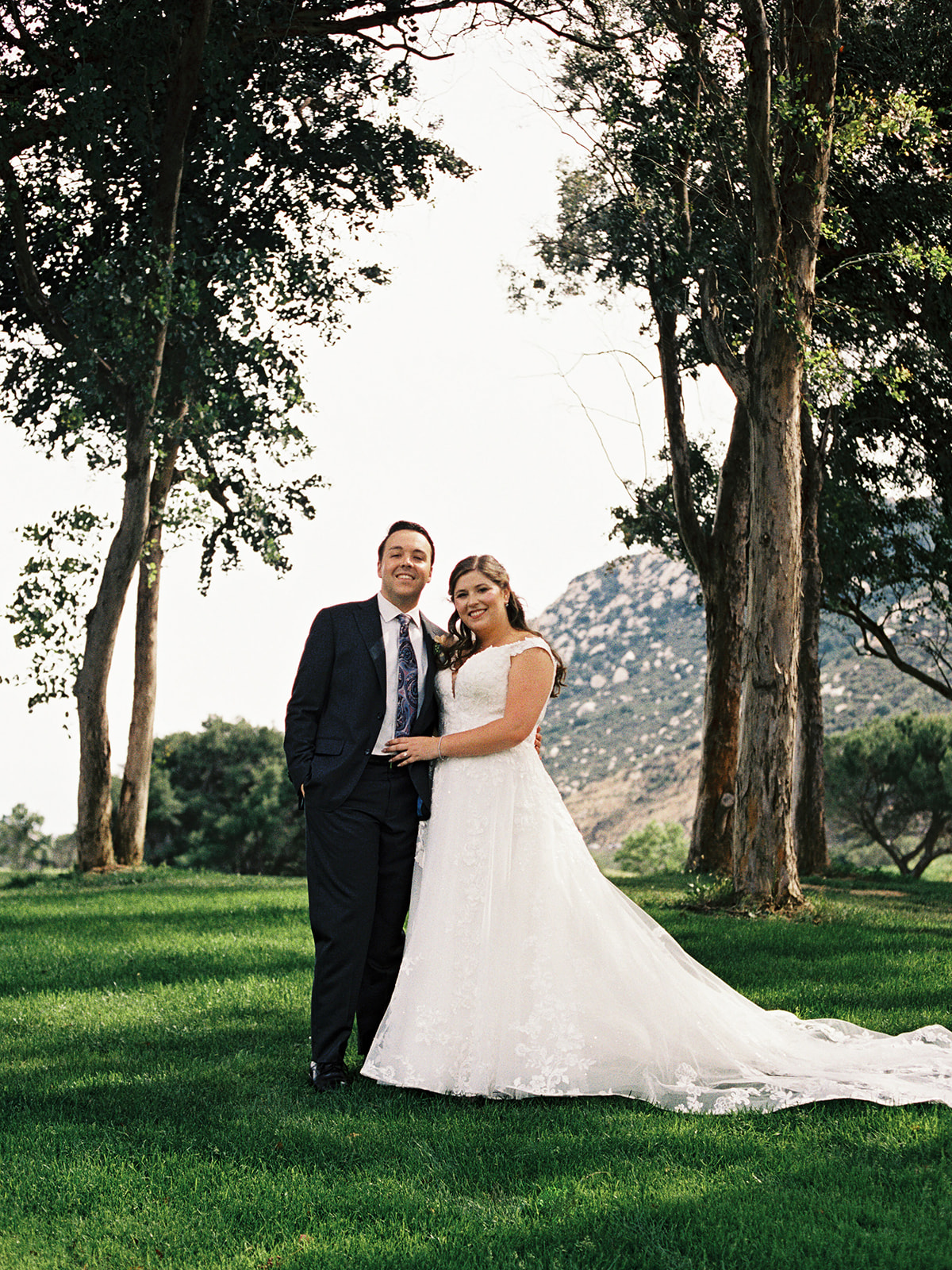 This just in, amazing new film photos from the incredibly talent @jennymarkhamphotography of the gorgeous Mr. & Mrs. Goldschlag 🫶
There’s something so fun and timeless about film photography. If it’s available as an add-on with your photography package, I always recommend saying yes!
Film Photography | Wedding Photography | Wedding Film | Wedding Photographer | Film Photos
Photographer: @jennymarkhamphoto
#KristineSmithDesigns
This just in, amazing new film photos from the incredibly talented @jennymarkhamphotography of the gorgeous Mr. & Mrs. Goldschlag 🫶