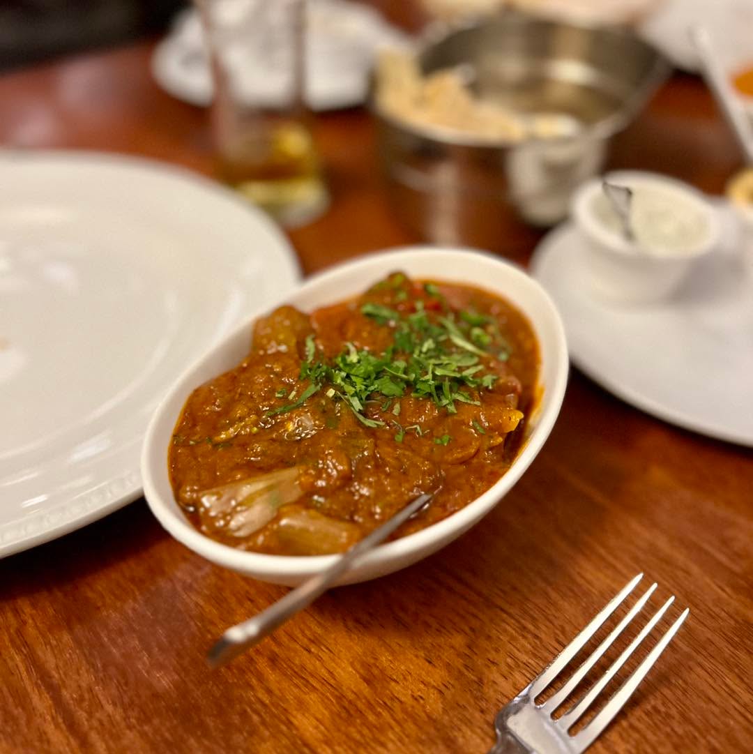 Rich, aromatic, and bursting with flavour—our Lamb Rogan Josh is a true curry house classic! 🍛🔥 Tender lamb simmered in bold spices and served to perfection. Join us this weekend at The Parsons Pig! 😍 #ParsonsPig #LambRoganJosh #CurryLovers