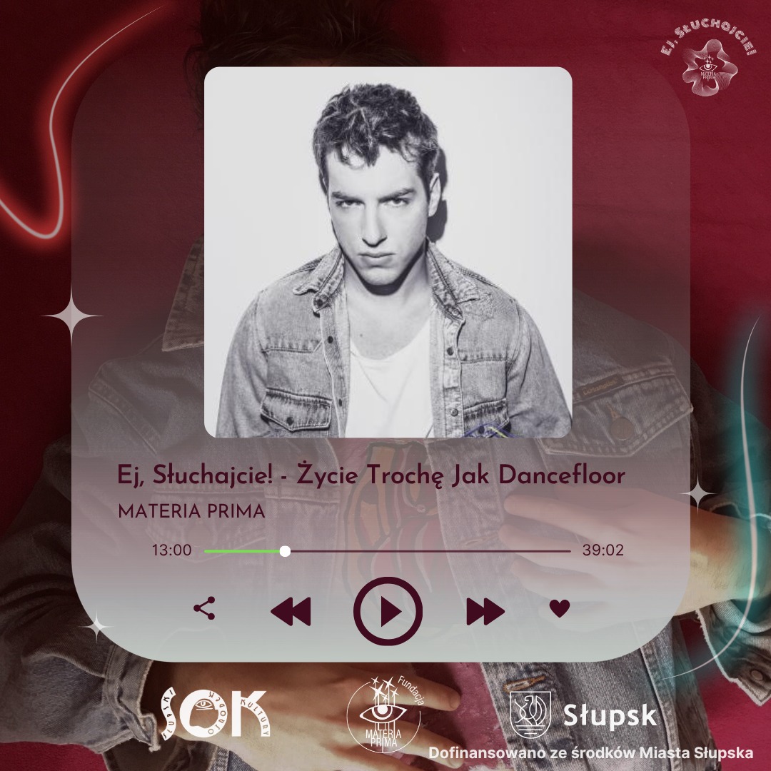 🎧 Życie trochę jak dancefloor.
Nie zawsze w rytmie - czasem pod prąd. A czasem nawet z interwencją policji. 😅 (Swoją drogą co mają ci nasi goście za przygody z policją, to już drugi! 👮♂️)
W nowym odcinku "Ej, Słuchajcie!" gadamy z Mikołajem Prynkiewiczem @pryn_pryn - aktorem @teatrlalkitecza , performerem i aktywistą, który potrafi zamienić taniec w manifest, a Słupsk w scenę performansu. 💃🌍
Było o studiach na @ast.bytom , performansie „W niedzielę to ja chodzę na dancefloor”, o kradzionym telefonie, policji, ekologii i o tym, jak to jest męczyć system pytaniami o klimat. 🔥
Bo czasem życie to dancefloor - tylko trochę bardziej w slow motion.
🎧 Odcinek 8 dostępny już na platformach streamingowych!
link w bio 💥
Projekt realizujemy dzięki współpracy naszej Fundacji Materia Prima ze @slupski_osrodek_kultury ze środków finansowych Miasta Słupska @miastoslupsk_official
#materiaprima #ejsłuchajcie #podcast #dancefloor #MikołajPrynkiewicz #performance #teatrtęcza #słupsk #aktywizm #GenZ #kultura #sztuka #teatr #taniec