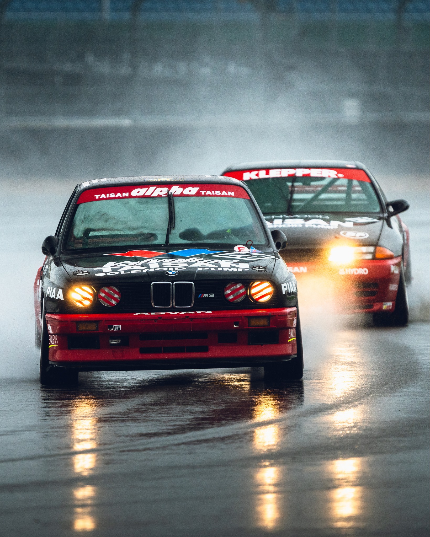 Where else do you see two Taisons battling it out on track?
Competing in the Historic Touring Car Championship with @motorracinglegends on the Silverstone GP circuit, @lewis_fox54 showed real progress, clocking faster lap times than during the BMW's debut at this years Silverstone Festival.
Unfortunately, with visibility severely limited by the weather, the race didn’t go the way we’d hoped. Still, the pace is there, and we’ll keep testing and fine-tuning the M3 as we build towards next season.
Photos: @r_eaglestone & @jordanbutters