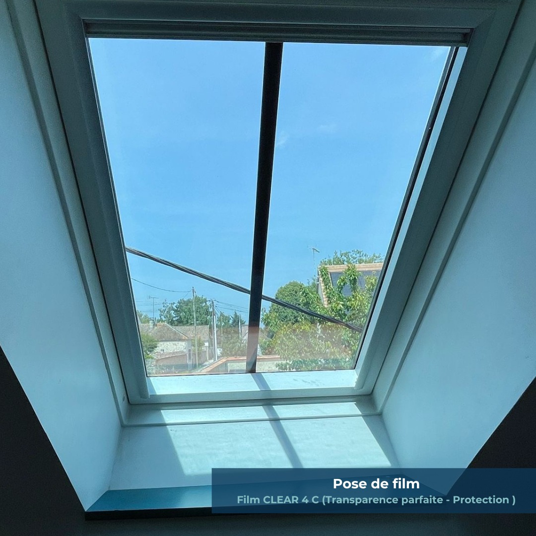 Pose de film Clear 4 C chez un particulier â Verre IDF
Verre IDF vient de rĂ©aliser une pose du film de sĂ©curitĂ© transparent Clear 4 C sur les vitrages dâun logement. Ce film allie protection, esthĂ©tique et lumiĂšre naturelle, sans compromis.
Les bénéfices pour le client :
â
Transparence élevée (~90 % de lumiÚre visible) : intérieur lumineux, aspect pratiquement invisible du vitrage
â
TrÚs bonne sécurité : le film retient les éclats en cas de choc ou bris de verre.
â
Protection UV supĂ©rieure Ă 95 % : protĂšge la peau, les meubles, les textiles contre la dĂ©coloration. ïżŒ
â
RĂ©duction de lâĂ©blouissement modĂ©rĂ©e (~8 %) : confort visuel accru, moins de reflets gĂȘnants. ïżŒ
â
Ăpaisseur importante du film (125 ”m) avec couche rĂ©sistante aux rayures : durabilitĂ©, entretien facile. ïżŒ
Ce type de film est idĂ©al pour sĂ©curiser les vitrages existants sans changer le verre, tout en conservant lâesthĂ©tique et la clartĂ© des baies vitrĂ©es.
Pour un devis ou une étude personnalisée :
01 30 99 15 85
đ§ info@verreidf.com
#VerreIDF #Clear4C #FilmSécurité #ProtectionVerre #LumiÚreNaturelle #SécuritéChezParticulier #FilmTransparent #ExpertDuVerre #PoseProfessionnelle