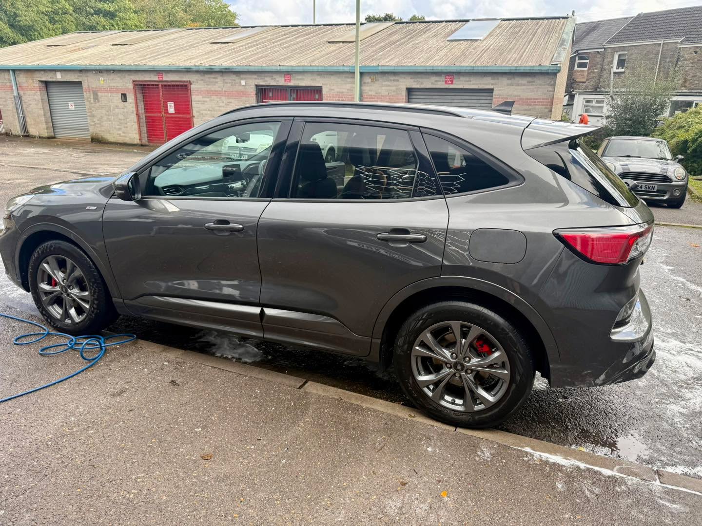 Paulโs Ford Kuga back in with us for its regular maintenance clean ๐โจ
Always a pleasure seeing returning customers who truly care for their vehicles.
Paul mentioned that when his Kuga went in for a service, the team there actually asked who looks after his car because itโs always immaculate and super glossy ๐
Thatโs the difference regular maintenance and proper protection makes โ keeping that showroom finish month after month ๐
๐ Valet N Shine โ Tonyrefail
๐ 07392 677411
๐ง Safe wash techniques only | Premium products | Regular maintenance plans available
#ValetNShine #Tonyrefail #FordKuga #MaintenanceClean #GlossGoals #CarDetailingWales #SurpassCoatings #CleanCarFeeling #RepeatCustomer #ProfessionalValeting