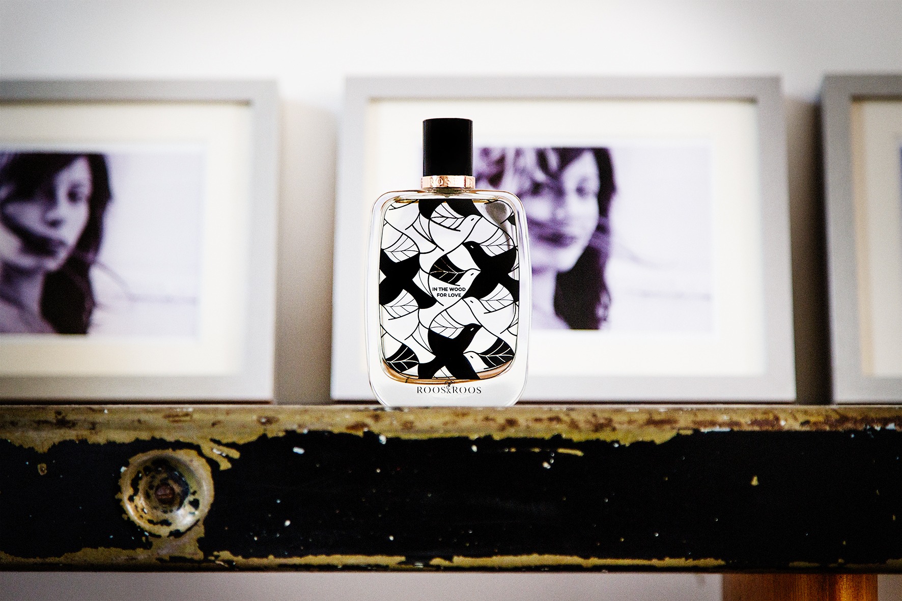 Un bosco incantato dove fiori e legni si dichiarano amore: đđšđšđđŹ đąđ§ đđšđŻđ đđą đđšđšđŹ & đđšđšđŹ Ăš un racconto olfattivo che unisce freschezza e sensualitĂ .
Lâapertura esuberante di bergamotto e mandarino illumina la composizione. Nel cuore, la delicatezza dellâiris e della violetta si intreccia con la naturalezza sensuale del fiore dâarancio, mentre la scia finale, avvolta da vetiver, patchouli e legno di cedro, conferisce profonditĂ e calore.
Ă un viaggio tra luce e ombra, tra fiori che sussurrano dolcezza e legni che raccontano di radici profonde.
Entra nel bosco incantato di Woods in Love e scopri la fragranza nelle boutique Omnia Luxury Trade.
đđđđđ đđđđđđ đđđđđ - đđȘđŽđ”đłđȘđŁđ¶đ”đ°đł đąđŻđ„ đđ„đ·đȘđŽđ°đł
đđȘđ€đ©đŠ đđąđłđ§đ¶đź - đđŹđȘđŻ đ€đąđłđŠ - đđ°đźđŠ đ§đłđąđšđłđąđŻđ€đŠđŽ - đđłđąđŻđ„ đđčđ±đŠđłđȘđŠđŻđ€đŠ - đđ¶đŽđ”đ°đźđȘđŽđŠđ„ đ±đłđ°đ„đ¶đ€đ”đŽ
.
.
.
#RoosAndRoos #WoodsInLove #FloralWoody #NichePerfume #OmniaLuxuryTrade