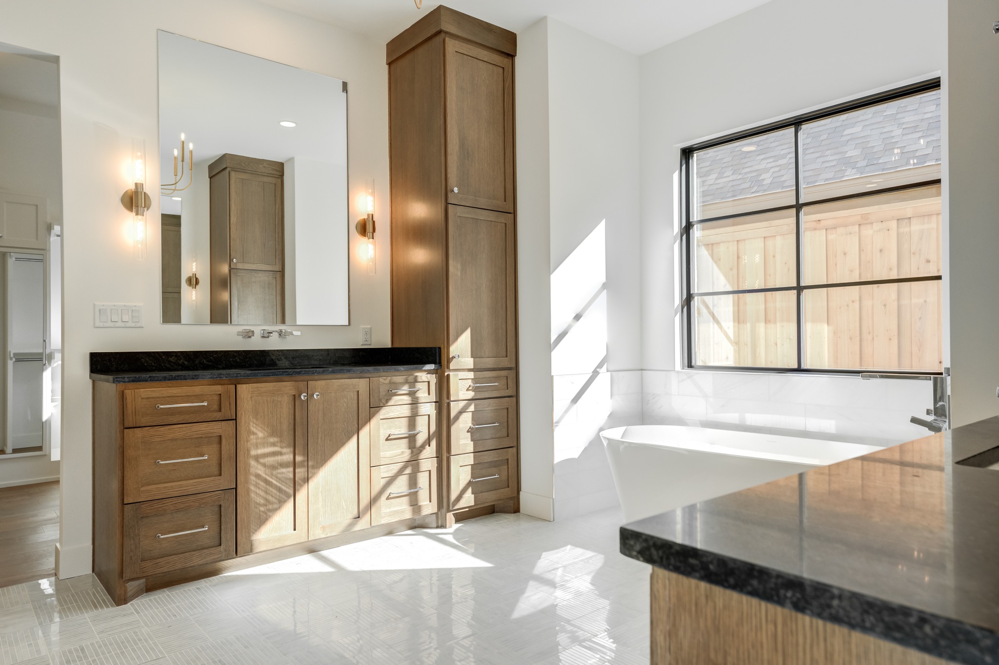 A primary suite designed to be a statement piece
Builder: @derekcooperconstruction