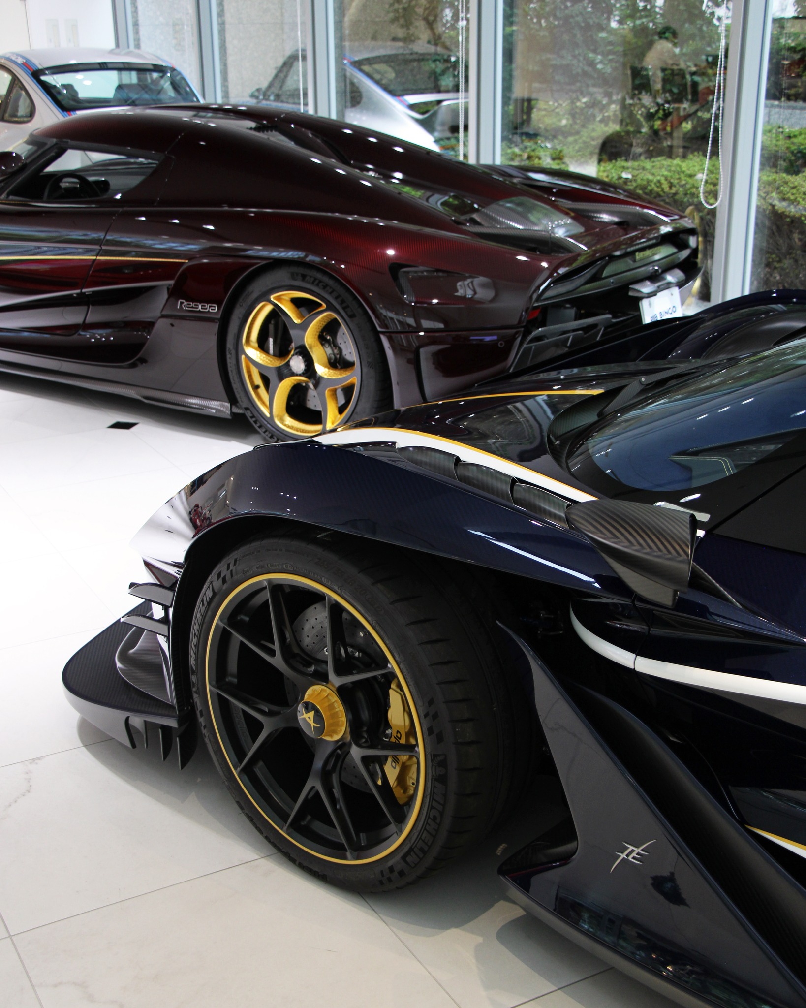 Tokyo’s hottest exotic car dealer: @bingo_international 🇯🇵 These two cars are worth a total of a few million dollars 💰 This Koenigsegg Regera and Apollo Intensa Emozione were just a couple of the incredible cars in their showroom when I stopped by last year.
💻 StephenCookMedia.com
#bingosports #bingointernational #koenigsegg #koenigseggregera #koenigseggs #apolloie #apollointensaemozione #hypercar #hypercars #supercar #supercars #exoticcar #exoticcars #luxurycar #luxurycars #luxurylifestyle #luxurylife #luxurystyle #luxuryliving #luxurygram #luxurygoals #dreamcar #dreamcars #scm2178 #tokyo #chiyoda #tokyojapan #tokyotrip #japantrip #japan