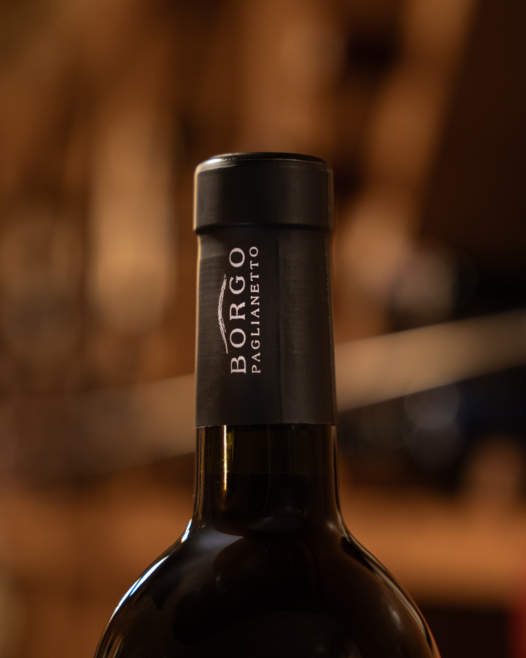 L’aria si fa più fredda, i colori più intensi.
È tempo di rossi. 🍷
Il Matesis – Montepulciano 100%, con la sua anima profonda di amarena,
o il Terravignata Marche Rosso IGT, che profuma di violetta e armonia,
sono il calore che accompagna le serate d’autunno.
Lasciati scaldare l’anima dal dolce fuoco del vino Borgo Paglianetto.
The air turns colder, the colors deepen.
It’s time for reds. 🍷
Our Matesis – 100% Montepulciano, with its rich soul of black cherry,
and Terravignata Marche Rosso IGT, with its delicate violet aroma,
bring warmth to every autumn evening.
Let your soul be warmed by the gentle fire of Borgo Paglianetto.
#BorgoPaglianetto #RedWine #vinorosso #Matesis #terravignatarosso #ItalianWine #AutumnVibes #WineMoments #madeinitaly #biologico #organic #fivi