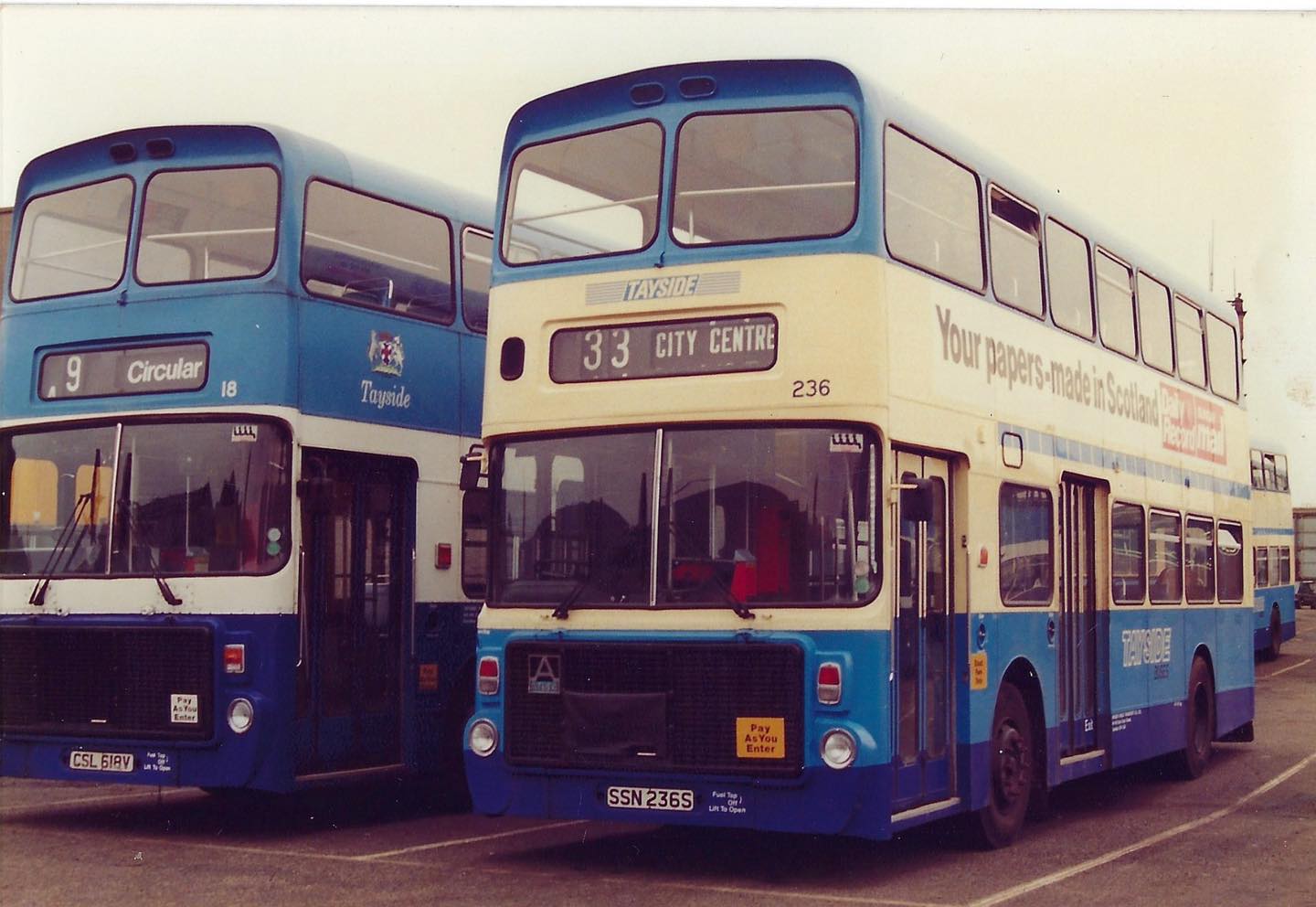 💙🚎 This week’s Feature Friday takes us back to the 1980s with these striking Tayside double deckers – bus 236 on the 33 service and bus 18 on the No. 9 Outer Circular – heading for the City Centre.
This snapshot captures the familiar blue and cream livery that once defined Dundee’s streets, offering a nostalgic glimpse into the city’s transport past.
Another fantastic addition to our growing archive of Dundee’s transport heritage, kindly donated to the museum’s collection.