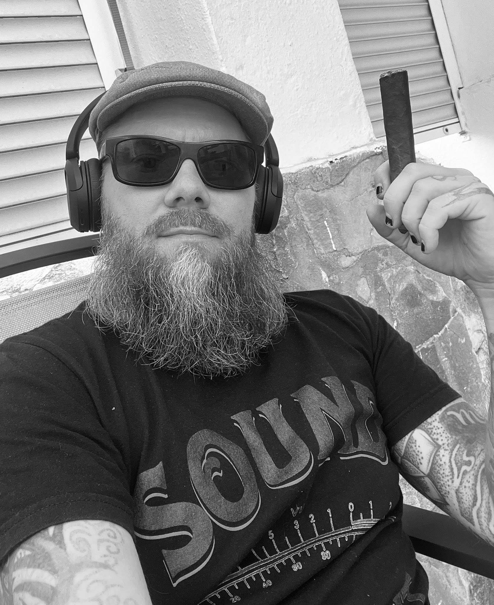 Viimeisen parin kuulauden aikana on jäänyt kaikki sosiaalinen elämä ja harrastukset vähille työkiireiden takia. Mutta onneksi kerkee aina välillä nauttia näistä ”epäterveellisistä” harrastuksista. Mutta tätä vaan aina kaipaa omaa aikaa, hyvää musiikkia (itse tehtyä 😂 ) omia ajatuksia. Omiin ajatuksiin, kun uppoaa niin sitä huomaa olevansa aina vähän viisaampi 😂 mä toivon, että muilla on myös tää sama😃🎼