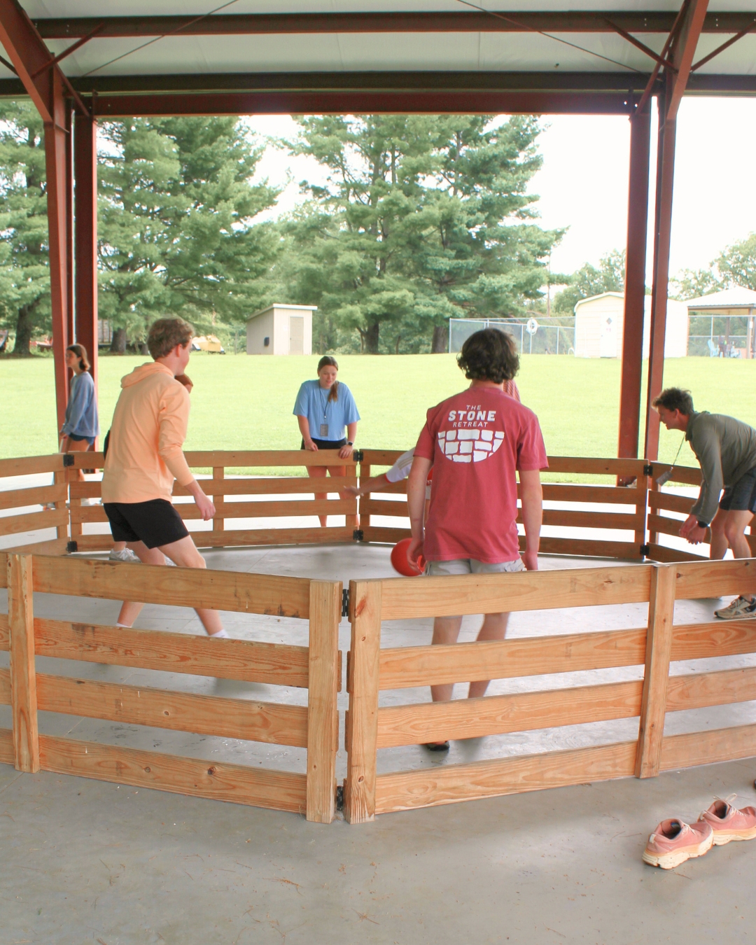 Retreat Highlight: The Stone Retreat
The first year of @thestoneretreat was such a blessing! We’re so proud of the team that made it happen at Virginia Tech. With 4 freshmen and 14 upperclassmen leaders, the group was small, but the Lord was so present, freshmen found Christ-centered community, and the body of Christ was strengthened on campus. It laid an amazing foundation for years to come!
Learn more about all of our retreats at www.theoakscollaborative.com!