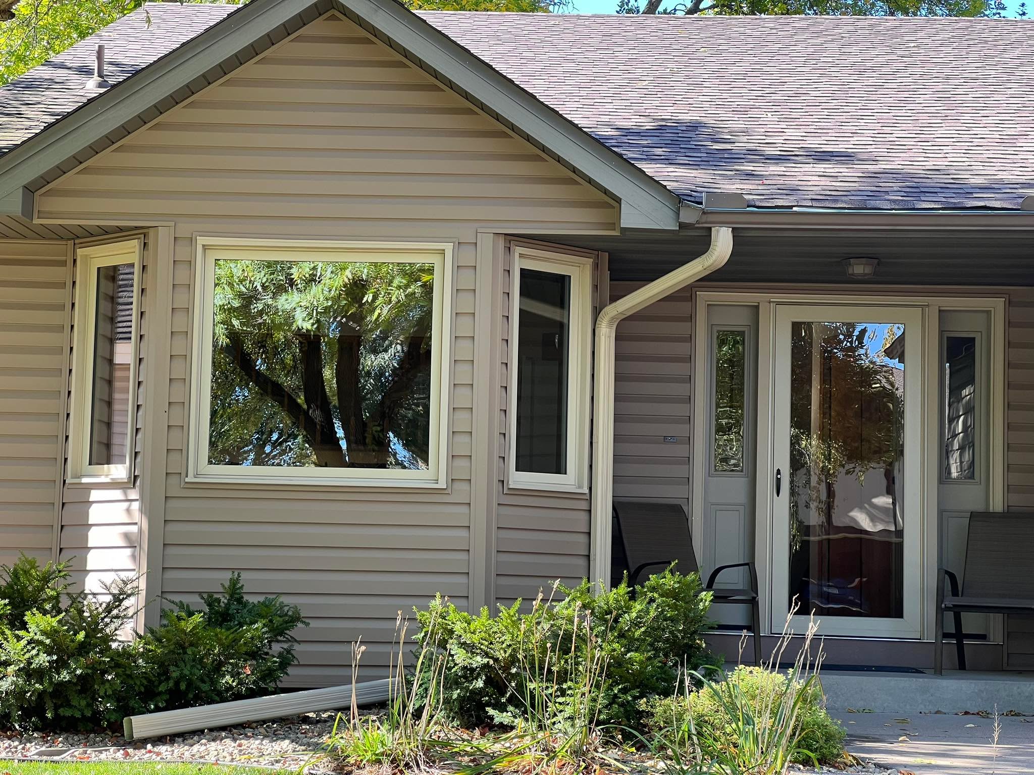 ❄️ The season’s wrapping up fast — and so are your windows!
We’re finishing our final round of Window & Gutter Cleaning before winter hits.
Don’t wait until next spring to see clearly again — book your spot now before temperatures drop below our safe-washing range.
🧽 Get Your Instant Quote: https://www.wixforms.com/f/7365128244556727297
💧 Transparency & Care, Priced Fair.
— Serving Ham Lake, Andover, Blaine, Maple Grove & surrounding areas.