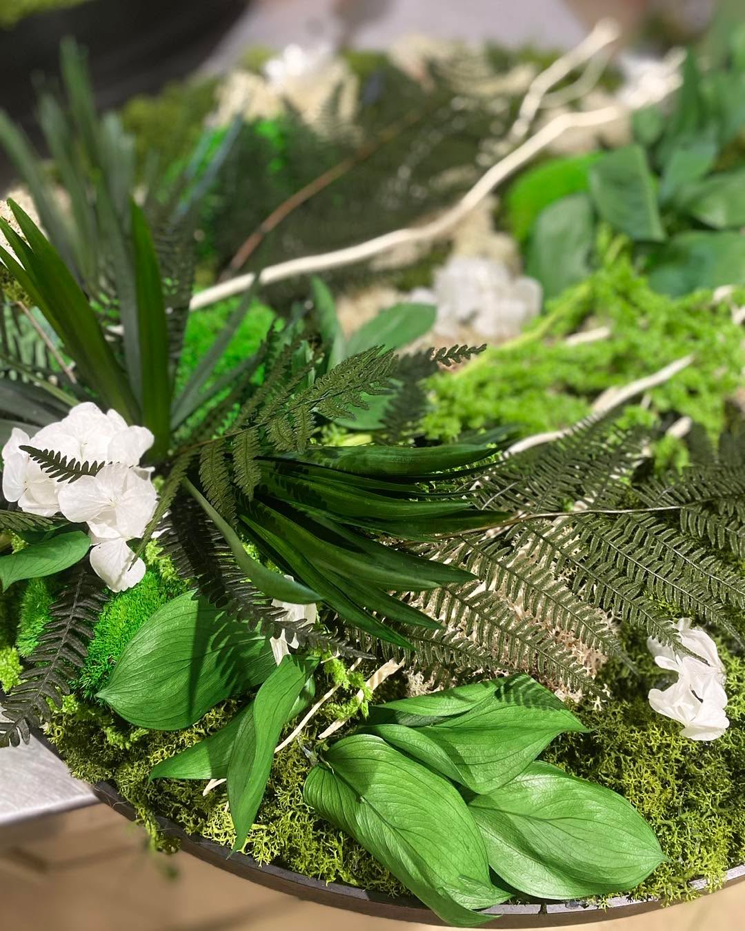 🌿 Nouvelle commande client terminée ! 🌿
Réalisation de 3 magnifiques tableaux végétaux 🌱
Format rond – 60 cm de diamètre, avec cadre noir élégant.
Entièrement composés de végétaux stabilisés → zéro entretien, zéro contrainte 💚
Le rendu est juste canon 😍
Et bonne nouvelle : il en reste un disponible à la vente !
👉 Intéressé(e) ? Viens vite en MP avant qu’il ne parte 🌿
#tableauvegetal #decointerieure #vegetauxstabilises #faitmain #artvegetal #zeroplantcare