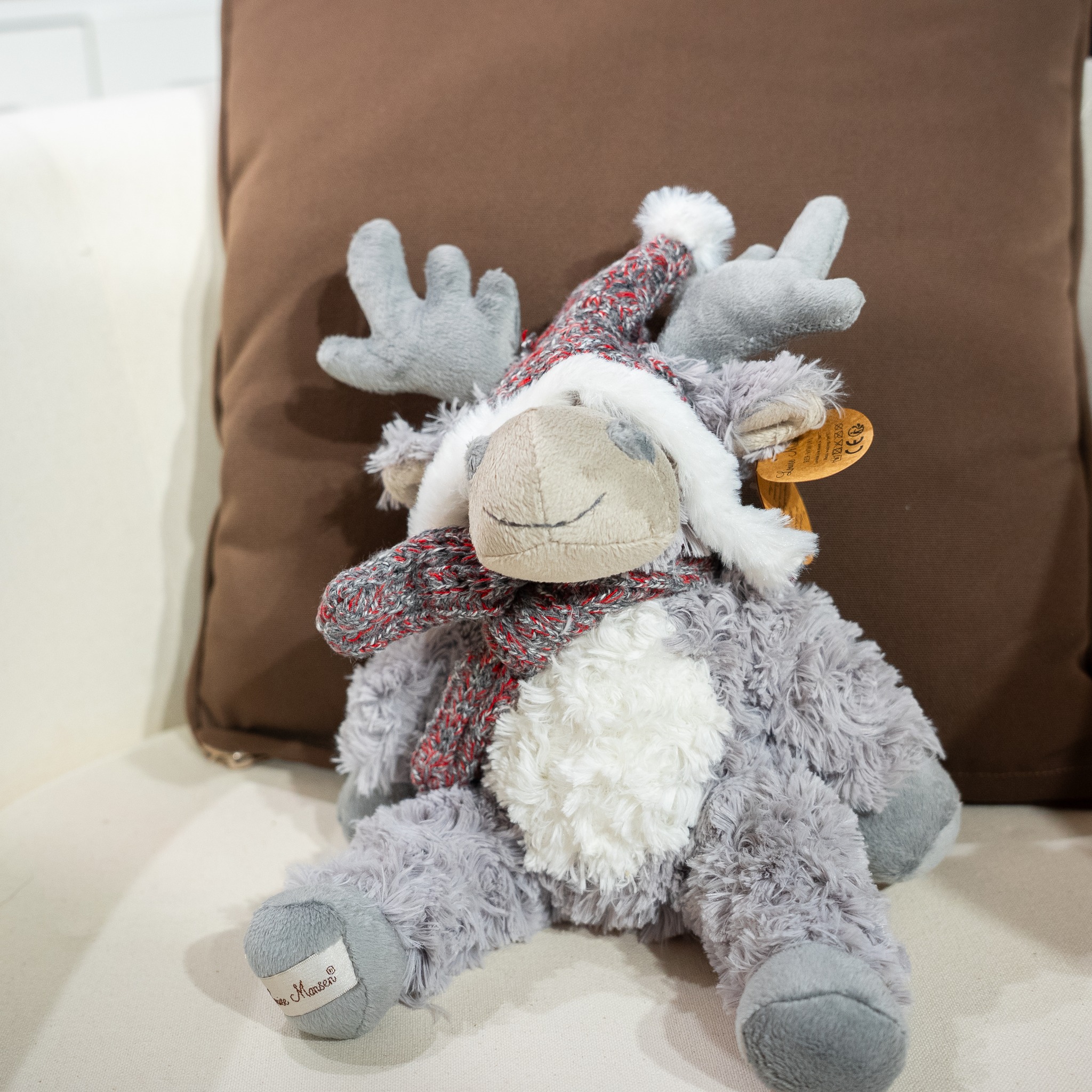 🧸 Offrez un câlin pour Noël 🎄
Notre peluche "ELAN Caribou Gris" est le cadeau parfait pour répandre la douceur !
🎁 https://www.lecomptoirdesauthentics.com/product-page/peluche-elan-caribou-gris-allan-louise-mansen-25-cm
#Noel #cadeau #peluche #caribou #lecomptoirdesauthentics #ideecadeau