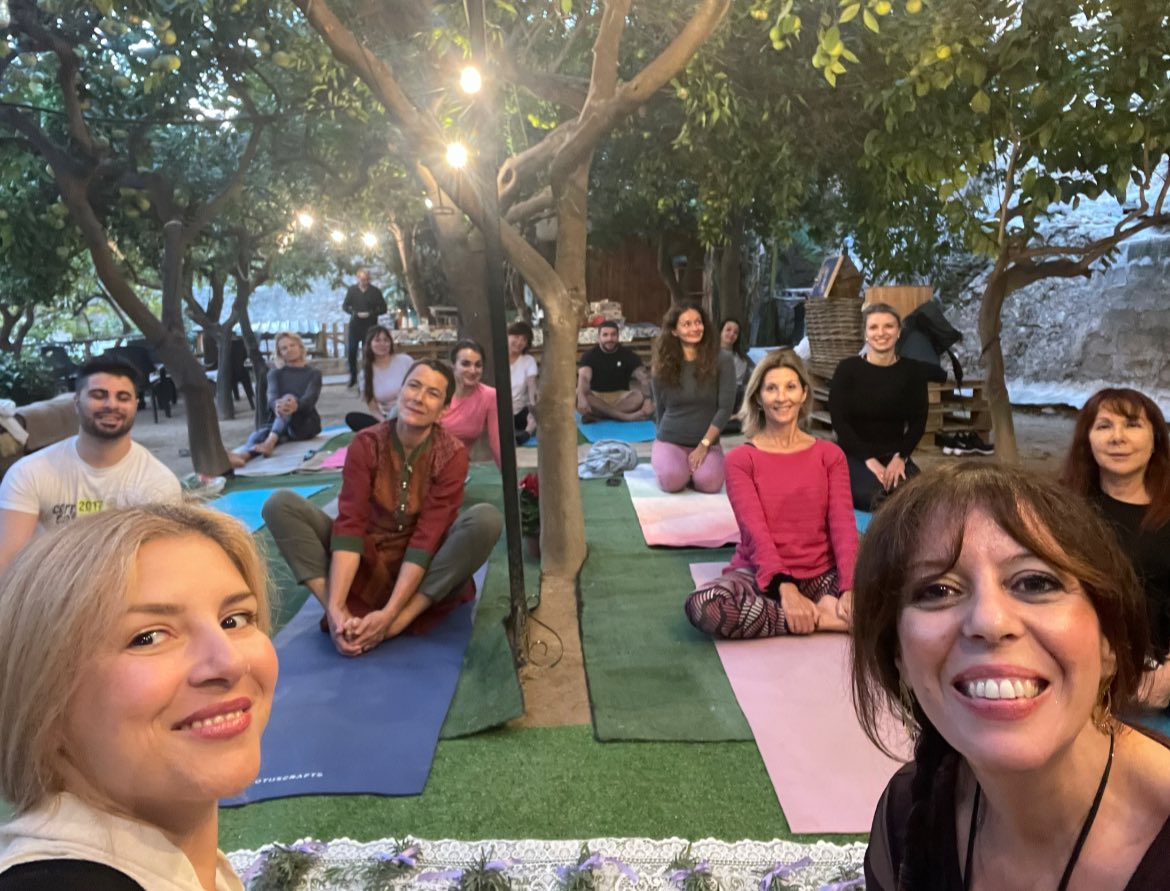 Si è concluso il programma di “Yoga e Metamorfosi” BINDU - Yoga & Ayurveda presso il Giardino Scandaglia in collaborazione con Le Vie dei Tesori.
Grazie a tutti per averne fatto parte 🙏🧘🏼♀️💚