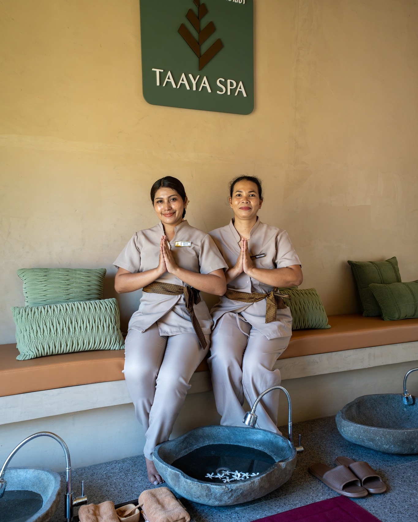 ✨Premium Spa Experiences Await You at @taayaspa ✨
Traditional Thai massage, aromatherapy, body scrubs, wraps, facials & more! Discover true tranquility with our expert touch and serene ambiance🌿
More info: https://www.longbeachchalet.net/taayaspa
Follow us for the latest news: @taayaspa