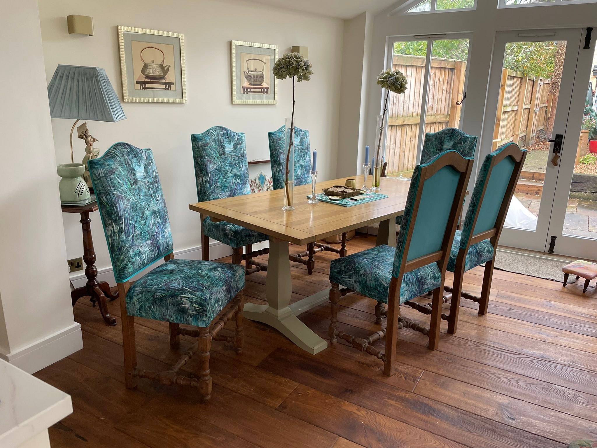 These gorgeous oak chairs came all the way from France.
The craftsmanship and solid wood are just beautiful — full of character and style.
I stripped them back and prepared them for upholstery (that part’s done by my very talented upholsterer!). My lovely customer wanted something a bit different — a bold turquoise to tie in with her AGA — and I think we absolutely delivered. 💙
Such a fun project and a truly individual look!
#FurnitureRestoration #FurnitureMakeover #UpcycledFurniture #FrenchOakChairs #VelvetUpholstery #BoldInteriors #ColourfulHome #HomeDecor #InteriorInspiration #CotswoldsStyle #CotswoldsHomes #Cirencester #SupportLocal #MadeWithLove