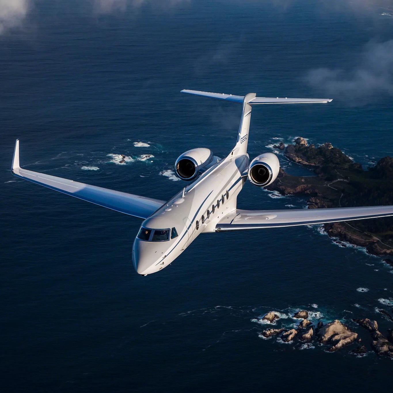 As the trusted successor to the legendary Gulfstream IV, the ultra-long-range G550 continues to lead in comfort, speed, and reliability š©ļø
⢠Typically seats up to 14 passengers in ultimate comfort
⢠Transcontinental range with up to 13 hours of non-stop flight time
⢠Spacious, 3-zone cabin layout featuring a conference area, entertainment lounge, and private suite
⢠Premium onboard amenities including bespoke dining & high-speed Wi-Fi
Learn more at the link in bio. Get in touch to explore charter options for your next trip: charter@365aviation.com
Images courtesy of Gulfstream Aerospace
#365Aviation #BusinessAviation #GulfstreamG550 #Gulfstream #PrivateJetCharter #ExecutiveTravel #PrivateAviation #CorporateTravel #PrivateJet #AvGeek #Aviation