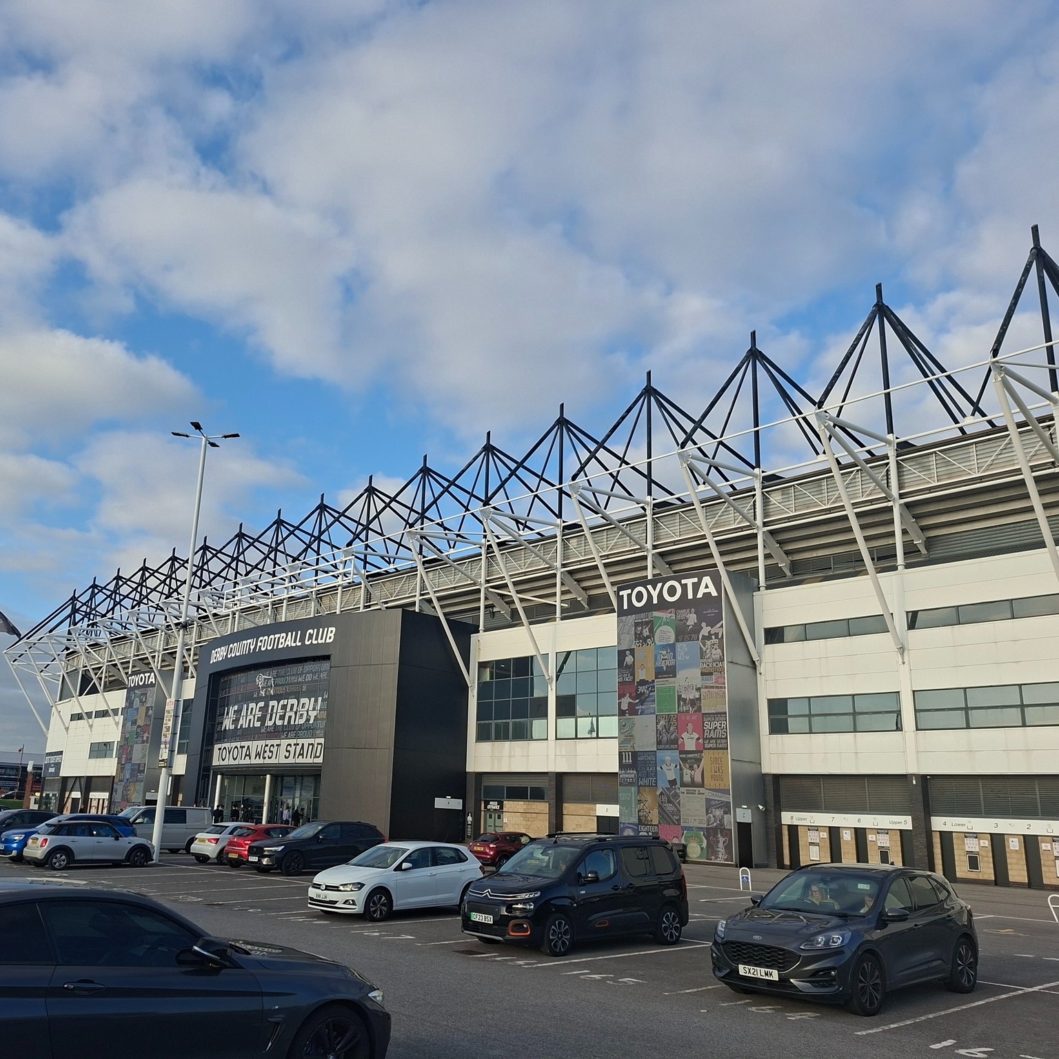 We were proud to join the @eflcommunity ‘Mental Health Learning and Showcase Event’ at Pride Park Stadium in Derby - bringing together leaders and organisations across sport and health to champion mental wellbeing through physical activity.
Chris, our Director of Business and Operational Development, spoke about our collaboration with @mindcharity and partners through the Mental Health & Movement Alliance, and our ongoing work to make it easier for people to find mental health support via the Hub Of Hope. 💙
#MentalHealth #HubOfHope