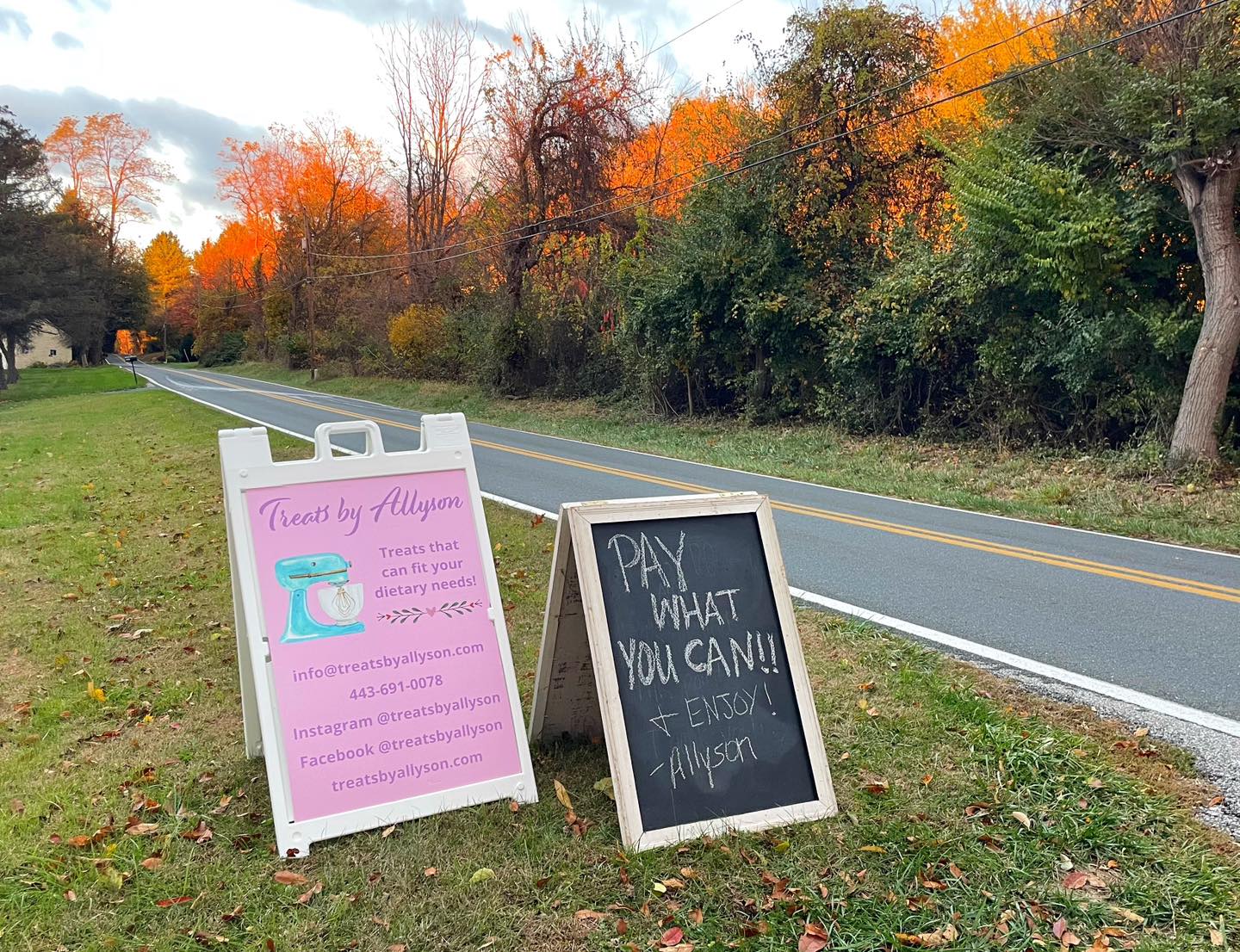 ☀️ The sun’s back out—and so is my “PAY WHAT YOU CAN (or PAY WHAT YOU WANT 🤭)” table in the front yard of my home bakery! 👻🎃
It’s loaded up with all kinds of treats: cupcakes, cake slices, maple “pecan” oatmeal muffins, cookies (butterscotch white chocolate chip, salted caramel chocolate chip, and apple!), raspberry white chocolate candies, and more!
I’ll be keeping this going through the coming months with new themes and rotating treats, so there’s always something different to enjoy—no special occasion needed. Want to know what’s fresh on the table that day? Just reach out anytime!
✨ Whether you’re swinging by for a little pick-me-up or getting your next cake order in before the holiday rush, now’s the perfect time to stop by, say hi, and treat yourself—you’ve earned it!
🌐 www.treatsbyallyson.com
📸 IG: @TreatsbyAllyson
📘 FB: Treats by Allyson