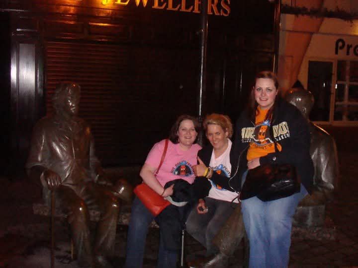 I just went over our week with Jaylin, and now I’m even more excited! 🎉
My friends Liz and Niamh are coming to visit starting Wednesday, so Jay and I are heading to Indy to stay with them at Bethany’s through trick-or-treating on Friday. Jay was excited about the whole plan — but let’s be honest, his biggest excitement was for Beth’s dog, Sophie. 🐶😂
Until then, it’s the usual mix of workouts, work, and cleaning… but after six years apart, I cannot wait to catch up with these amazing friends! 💕
Enjoy this flashback pic from 2011 in Galway!