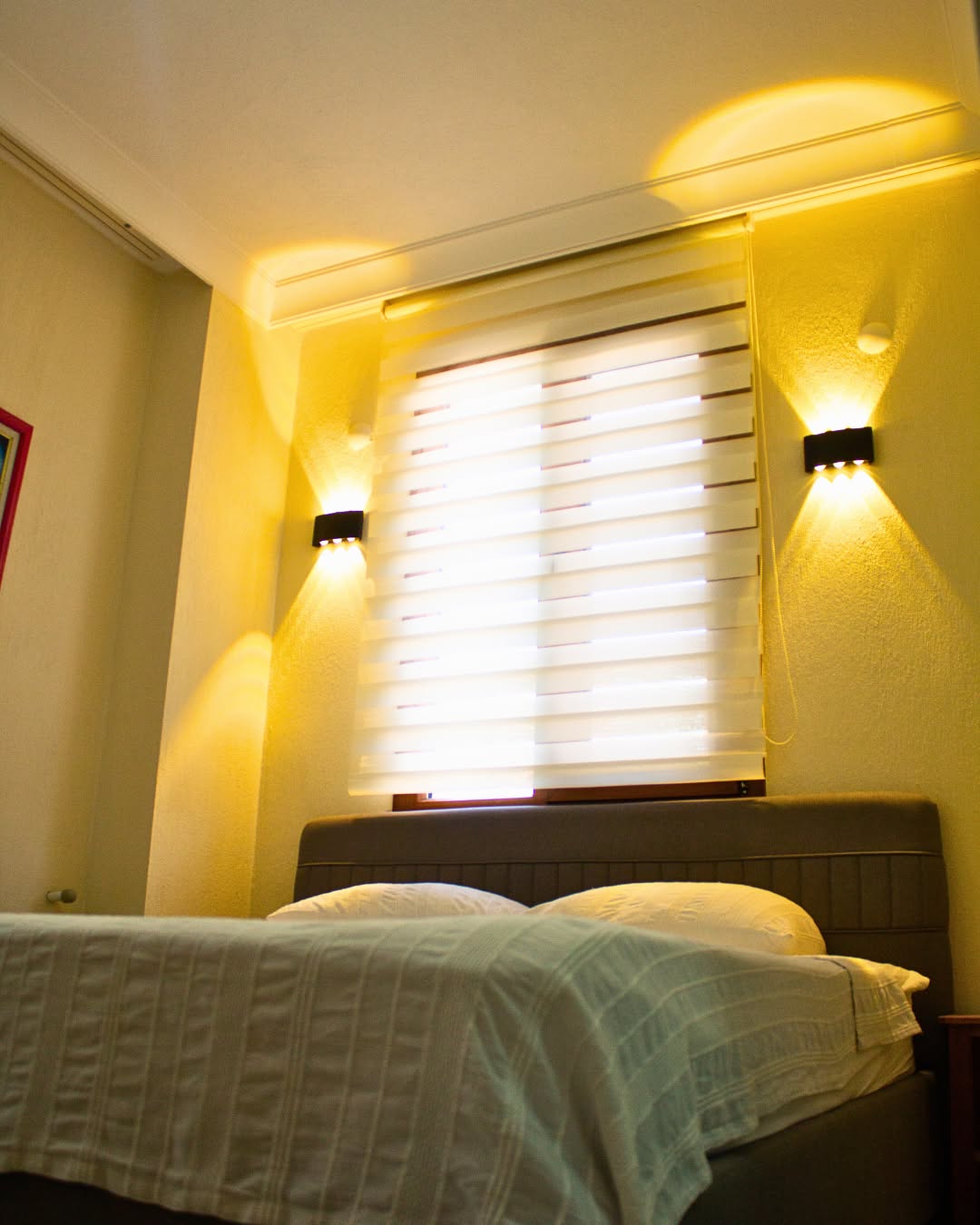 Ayvalık’ın o zamansız havasını en güzel
yaşatan yerlerden biri: Ayvalık Akan Pansiyon.
Ne telaş var ne gürültü… sadece huzur, samimiyet ve
içten bir atmosfer.
Burada zaman biraz yavaş akar ama mutluluk hep aynı
kalır. ☀️