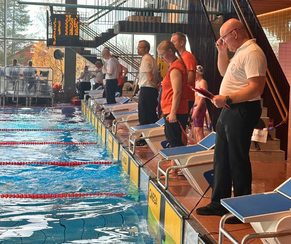 Frivilligheten har stått på hele helgen og gjort en fantastisk innsats for å få hjulene til å gå rundt på årets Speed Open. 🏊♀️
En stor takk til alle som har bidratt – enten som funksjonær, trener, dommer, utøver, forelder eller supporter.
Et vellykket stevne takket være deres innsats og samarbeid.
Speed Open er et stort lagarbeid, og i år viste vi igjen hvor mye kraft det ligger i fellesskapet i klubben. 💪