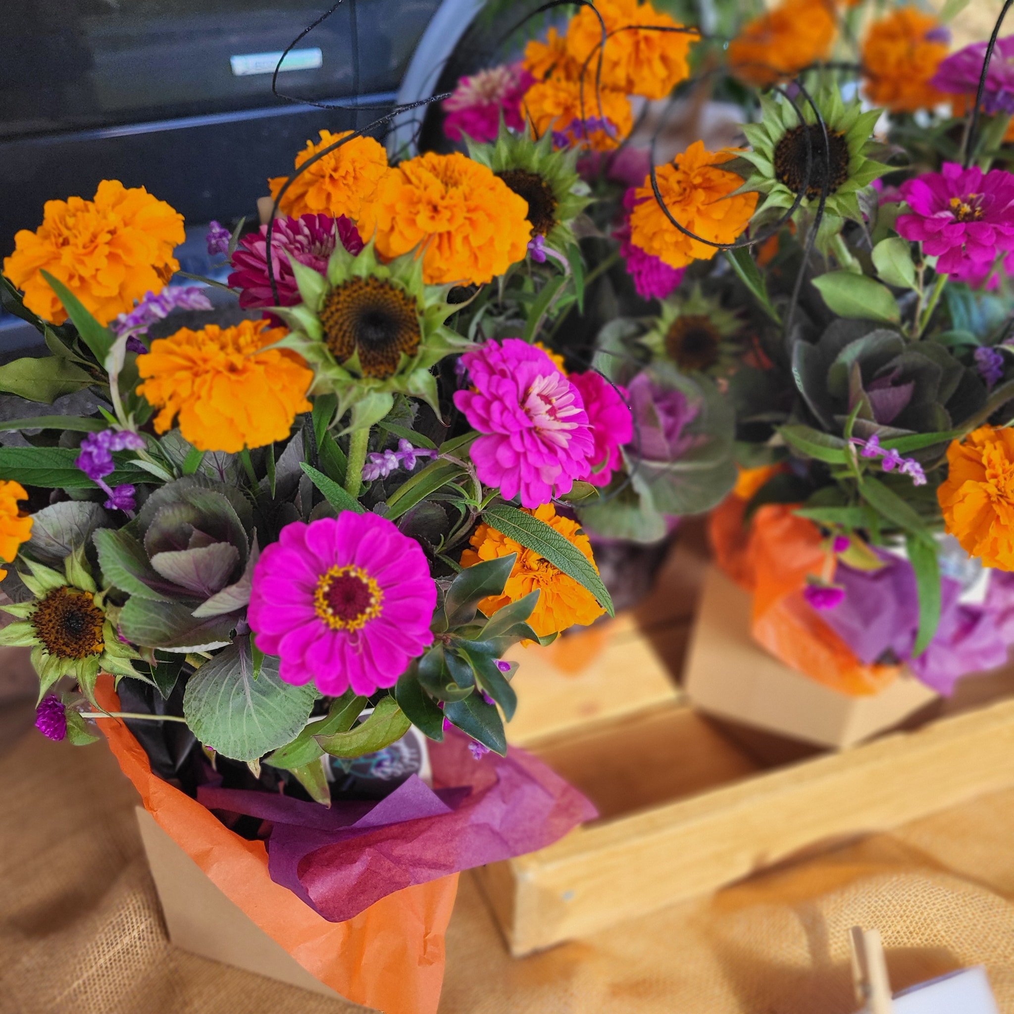 Celebrating the end of October with some SPOOKY Beautiful Flowers! And more!
Our Friday evening pop-up is moved up to Thursday this week to keep us from getting in the way of the Trick-or-Treaters tomorrow.
Come by and see us at the Second Entrance to Sanctuary Cove at Copper Lane between 4-Dusk or when we're out!
Looking forward to seeing you.