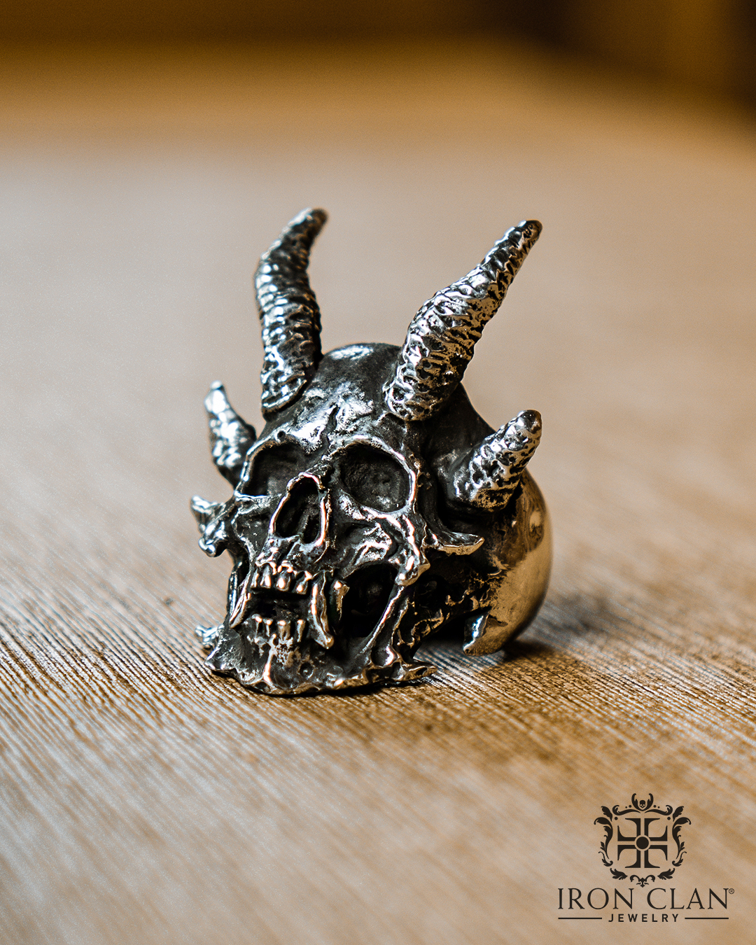 The devil is not the enemy, he is the mirror.
A reflection of power, endurance, and eternal will.
Infinity Devil Ring — handcrafted in sterling silver,
forged to outlast time itself.
__
WORLDWIDE ORDER:
• ironclanjewelry.etsy.com
__
INDONESIA ORDER:
• tokopedia.com/ironclanchamber
__
#IronclanJewelry #Ironclanrings
#inkedmagz #gothicjewelry #gothicfashion
#Handmadejewelry #mementomori #gothicrings
#CaesarRing #RocknRollStyle #MensRings
