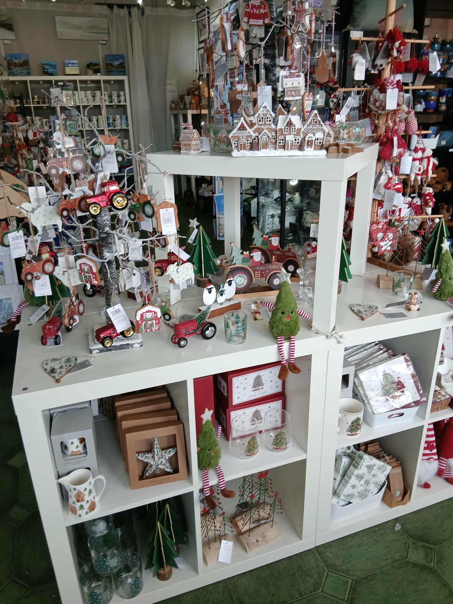 It's beginning to look a lot like Christmas! 🎄🎅🎄