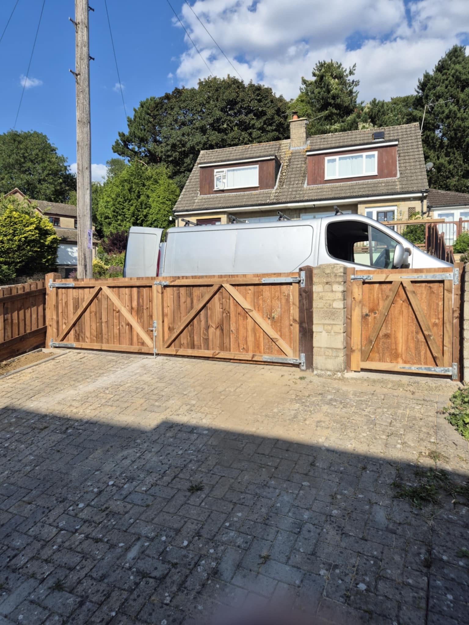 🚧🏡 FRONT OF PROPERTY TRANSFORMATION – EXPERTLY DONE!
The Four Seasons Maintenance team has been busy transforming the front of this beautiful property and the results are incredible! 🙌
We’ve installed brand-new fencing around the front garden and driveway, giving the home a fresh new look, added privacy, and improved security. 💪
Our team completed the entire project with expert precision, care, and attention to detail, ensuring every panel was perfectly aligned and built to last.
📸 Swipe through the photos to watch the team in action and see how we turned a plain frontage into a clean, modern, and welcoming entrance!
Ready to upgrade your property’s look and privacy? 🌿
📲 Contact Four Seasons Maintenance today for your free quote!
📞 07952 963169
📧 info@fourseasonsmaintenance.co.uk
🌐 www.fourseasonsmaintenance.co.uk
#FourSeasonsMaintenance #FencingExperts #PropertyTransformation #DrivewayFencing #BeforeAndAfter #CurbAppeal #GardenFencing #OutdoorLiving #LandscapingExperts #HomeImprovement #SupportLocal #SouthWestTrades #ProfessionalFinish