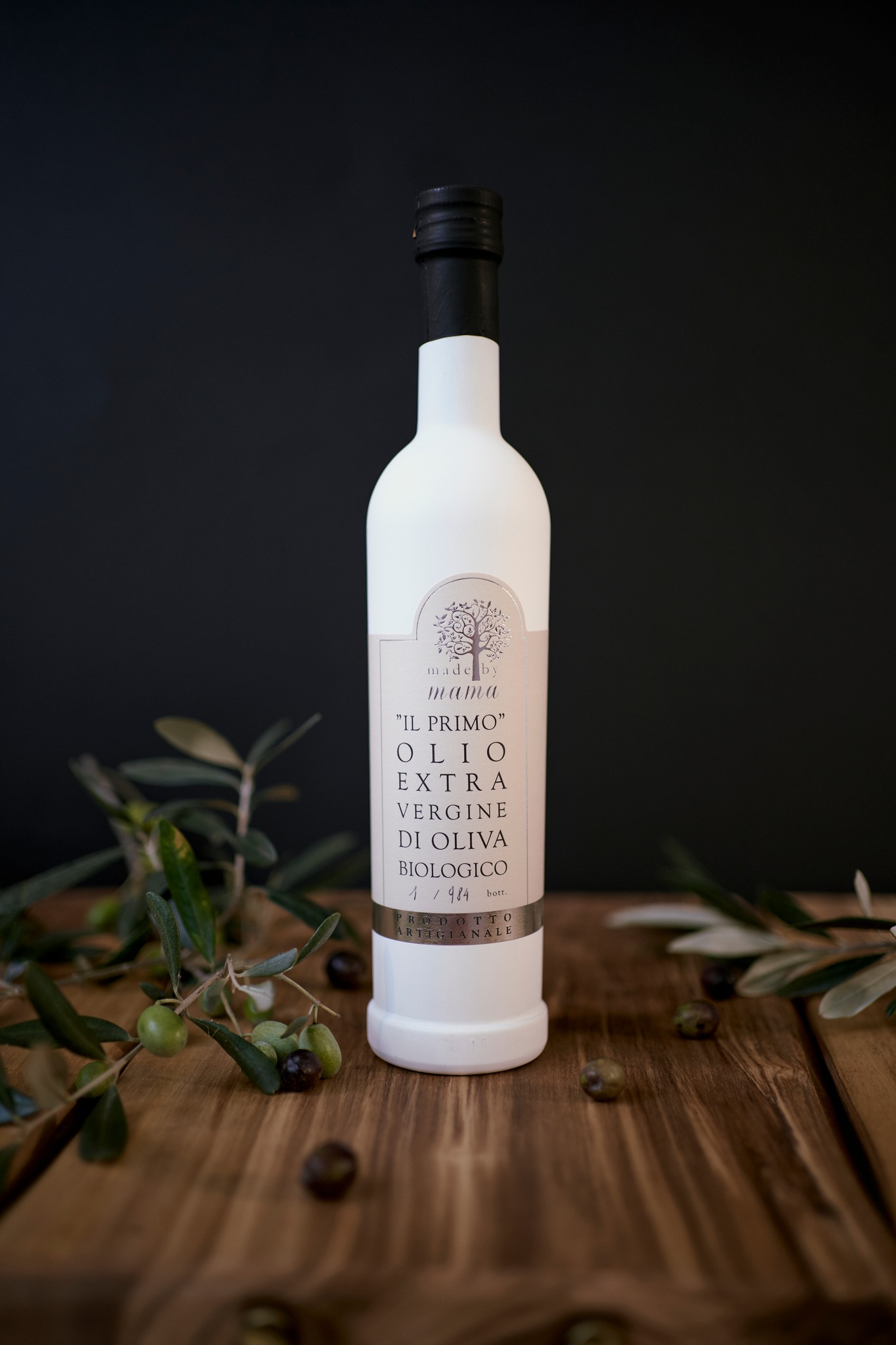 ❤🇮🇹IL PRIMO❤🇮🇹
Du har nu mulighed for at FORUDBESTILLE den topkvalitet økologiske ekstra jomfruolivenolie fra høstens allerførste dage😍
Olien er produceret af særligt udvalgte oliven, i et mikrobatch på 1400 flasker, der alle bliver nummeret.
Den har karakter, kradser let i halsen med noter af græs og artiskok. En helt igennem særlig oplevelse for olieentusiaster🥰
Håndhøstet og presset samme dag. Forventet levering midt november 🙏🏻 500 ml 349 kr
Send en mail på altgodt@altgodt.dk, kig forbi os eller ring på 55776688 i åbningstiden. @altgodt @madebymama.it