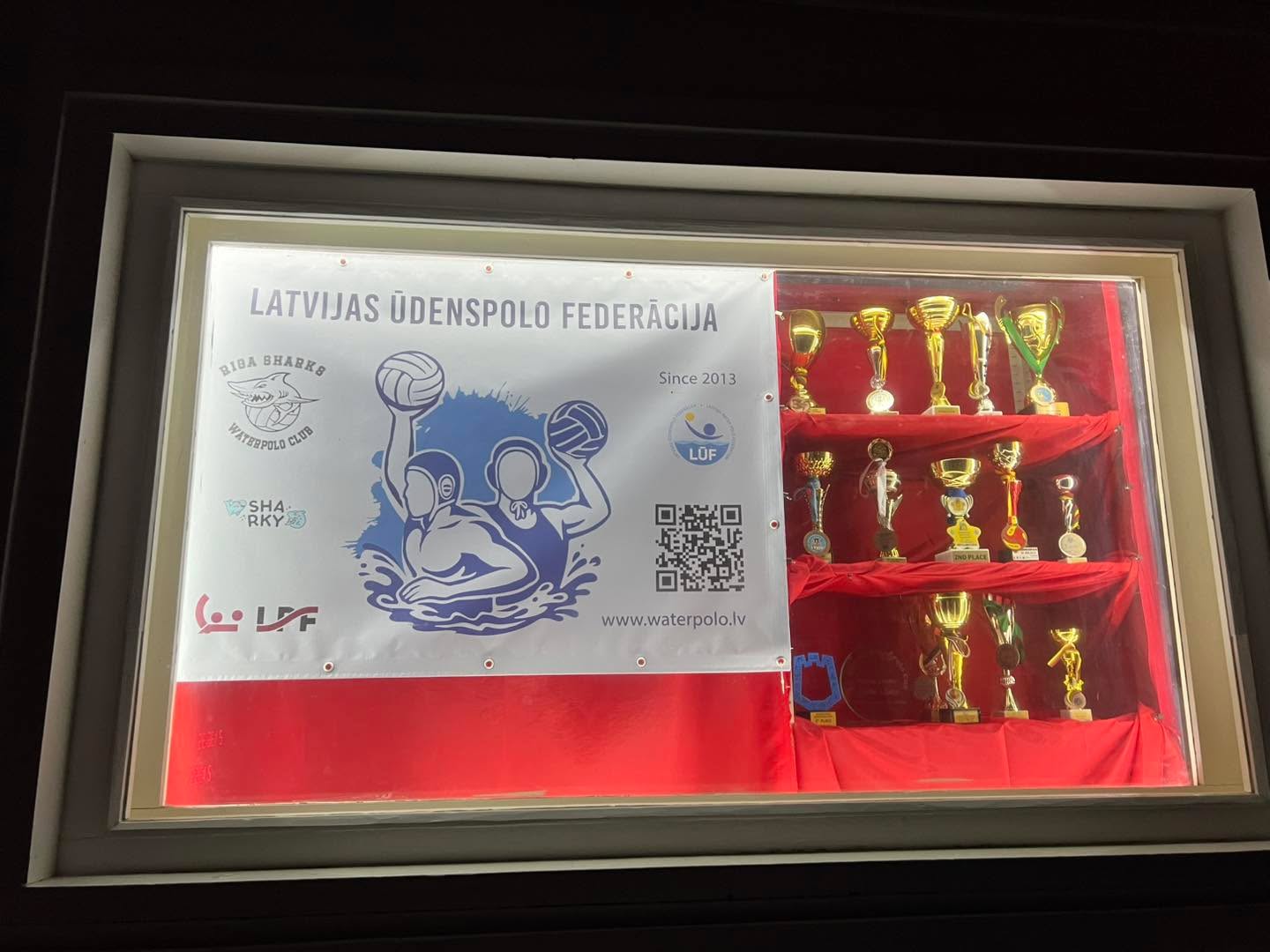 Tagad Latvijas ūdenspolistiem ir savs sarkanais stūrītis Ķīpsalas peldbaseins - ieskaties augšā!