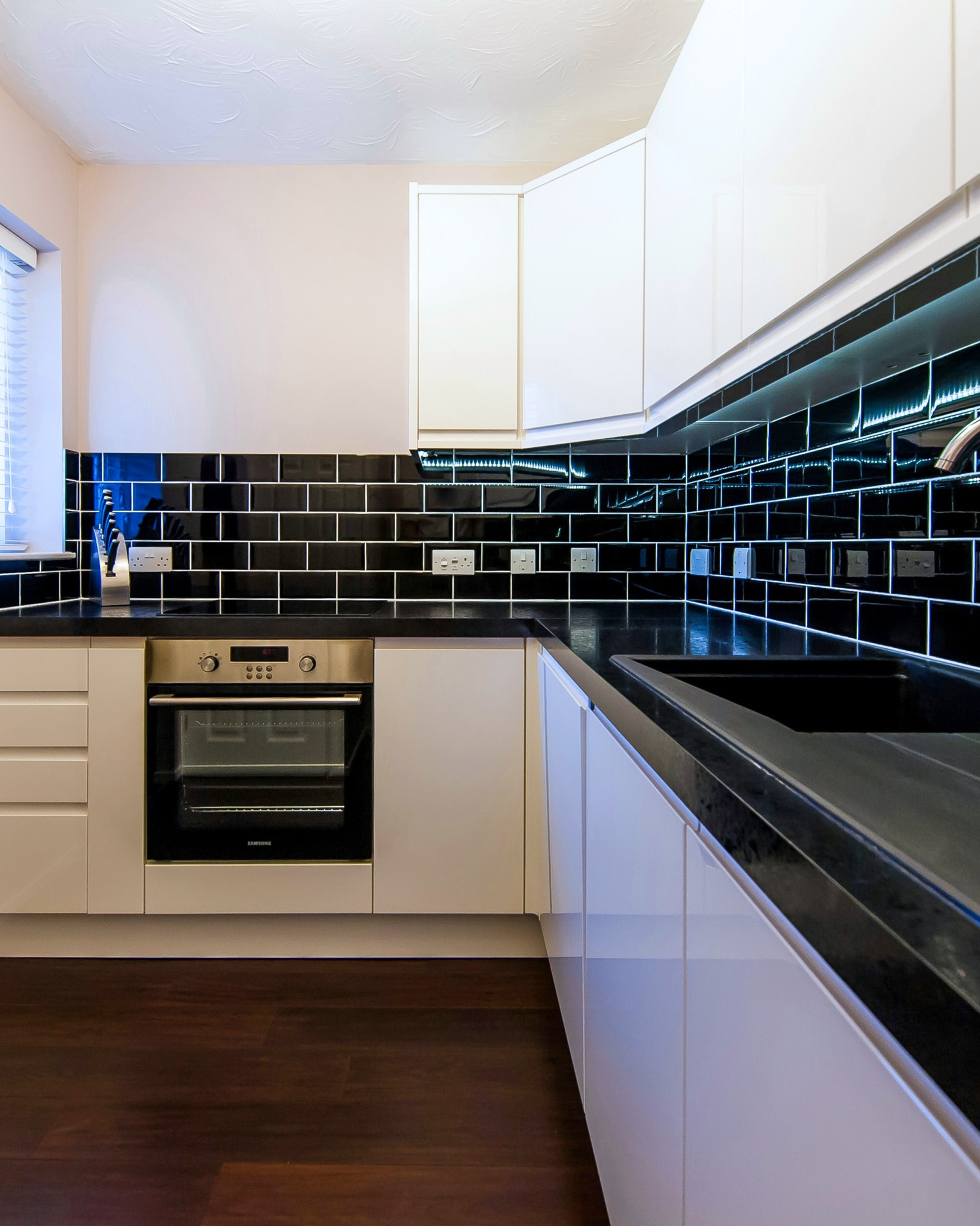 From simple makeovers with new doors and worktops to fully bespoke designs, Frazer Lewis brings your kitchen back to life.
Ready to refresh your kitchen? Let’s talk today. 💬
#BasildonKitchens #KitchenMakeovers #BespokeKitchens #Upminster #KitchensOfEssex #NewKitchen #Essex #Basildon #Brentwood