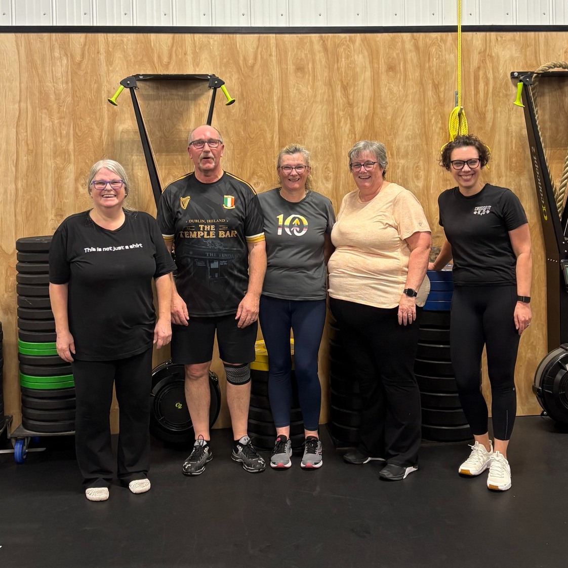 It’s easy to let workouts slide when you’re doing it alone.
That’s why our classes and personal training sessions are coach-led from start to finish.
You show up — we’ll handle the rest.
It’s not just a workout. It’s a team that keeps you going.
Book your FREE intro here → https://crossfitk2o.ca/free-intro/