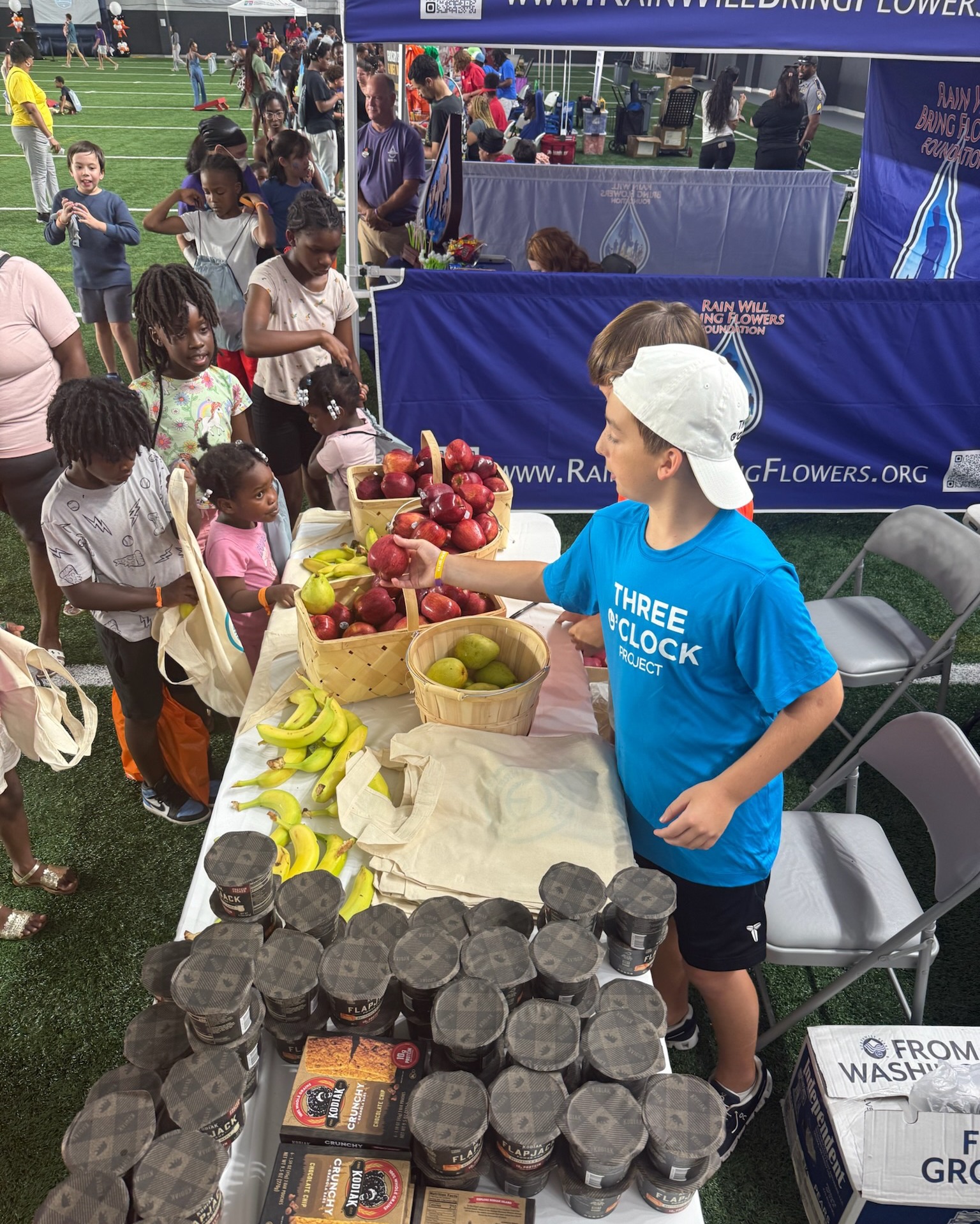 Up to 40% of food in the U.S. is wasted while thousands go hungry. We're bridging the gap, one rescued meal at a time. 1 in 4 East Baton Rouge Parish residents faces food insecurity, and our rescue kitchen is providing real relief. Join us in making a difference—volunteer or become a food donor today!
#batonrouge #rescuekitchen #HungerHeroes