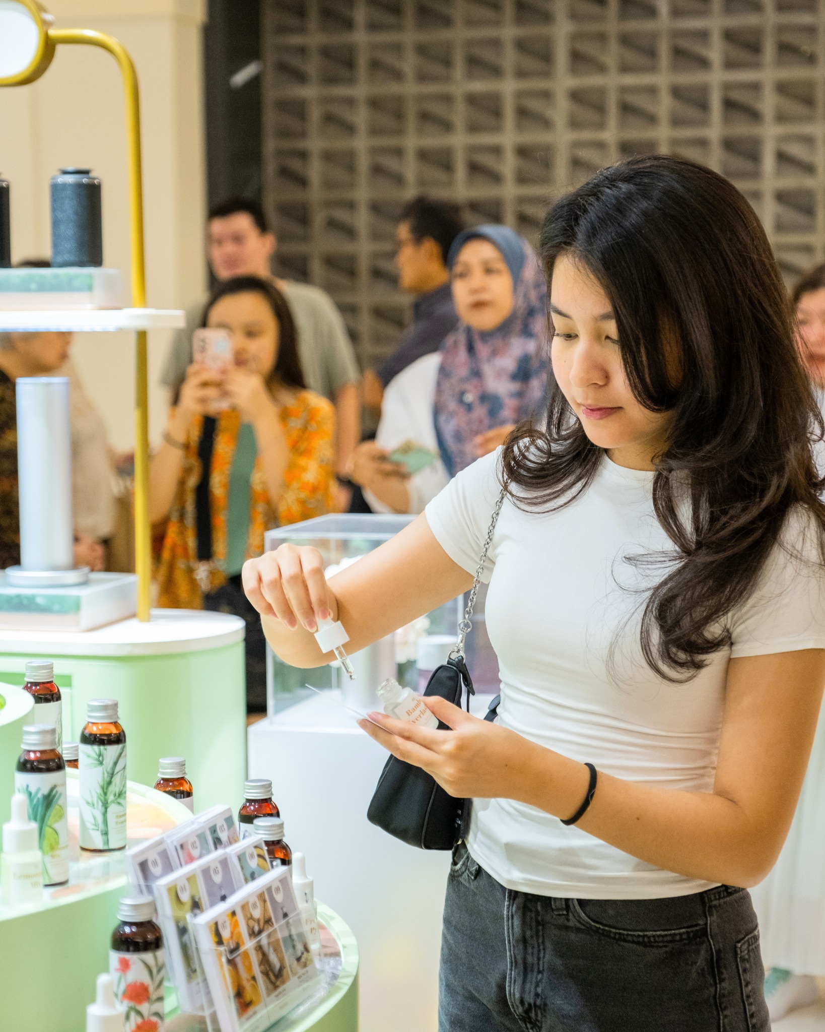 A scent-filled experience awaits you at BloomAire’s Official Store! Discover your fragrance & enjoy exclusive promotions
Just ask our friendly staff for an instant discount today!
#BloomAireID #FragranceDiffuser