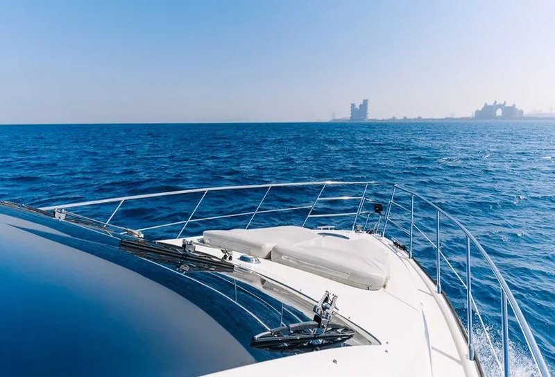 🚤 Découvrez l’Azimut 55 Fly à Dubaï : élégance, confort et luxe sur l’eau ✨
Naviguez au cœur de la ville la plus impressionnante du monde à bord d’un yacht prestigieux.
L’Azimut 55 Fly offre des espaces généreux, un design moderne, un flybridge panoramique et tout le confort haut de gamme pour profiter pleinement de la mer et du soleil de Dubaï.
Au programme :
🌅 Croisière au coucher du soleil
🏝 Palm Jumeirah, JBR, Bluewaters, Burj Al Arab, Marina
📸 Photos incroyables entre skyline futuriste & eau turquoise
🎶 Détente, baignade, musique & moments inoubliables
Que ce soit pour fêter un événement, une sortie en famille, un moment romantique ou une journée entre amis, tout est réuni pour vivre Dubaï autrement : sur l’eau, en mode luxe 😎
👉 Envie de réserver l’Azimut 55 Fly à Dubaï ?
Contactez-nous au 06 30 08 30 31
Retrouvez tous nos bateaux sur : https://www.sachaboatservices.com/
#dubai #azimut55 #yachtlife #luxuryyacht #boatlife #dubaimarina #palmjumeirah #sunsetcruise #uae #luxurytravel #oceanlife #privatetrip #vipexperience