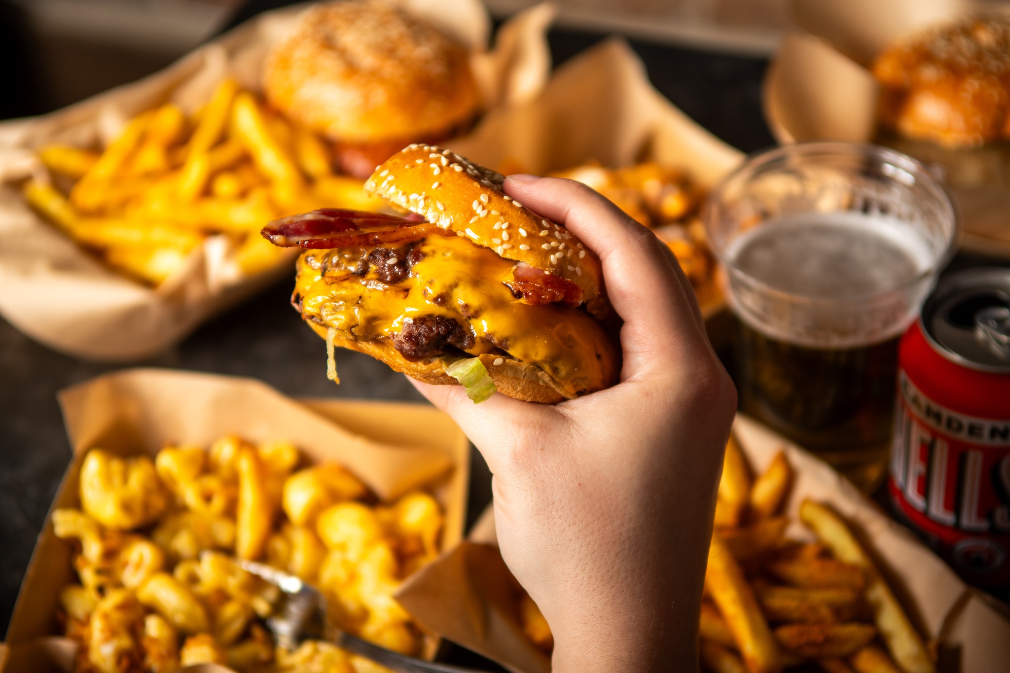 Chase away the autumn chill 🍁❄ Come enjoy our hearty burgers, they're guaranteed to warm you up. 🍔
Cafe open until 5pm today :)
#rykas #boxhill #rykascafe #dorking #surrey