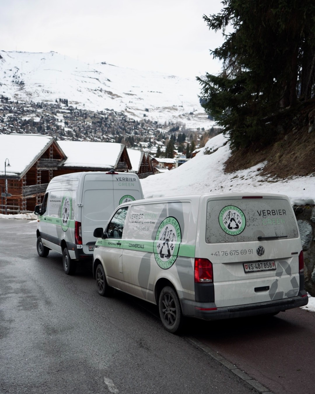 The VG fleet 💚 Not just vans... a recycling and waste system in motion.
Less waste. More recycling. A cleaner Verbier. ♻️💚
-------
La flotte VG 💚 Plus que de simples camionnettes... un système de recyclage et de gestion des déchets en mouvement.
Moins de déchets. Plus de recyclage. Une Verbier plus propre. ♻️💚
#verbier #wastemanagement #verbiergreen #reducereuserecycle