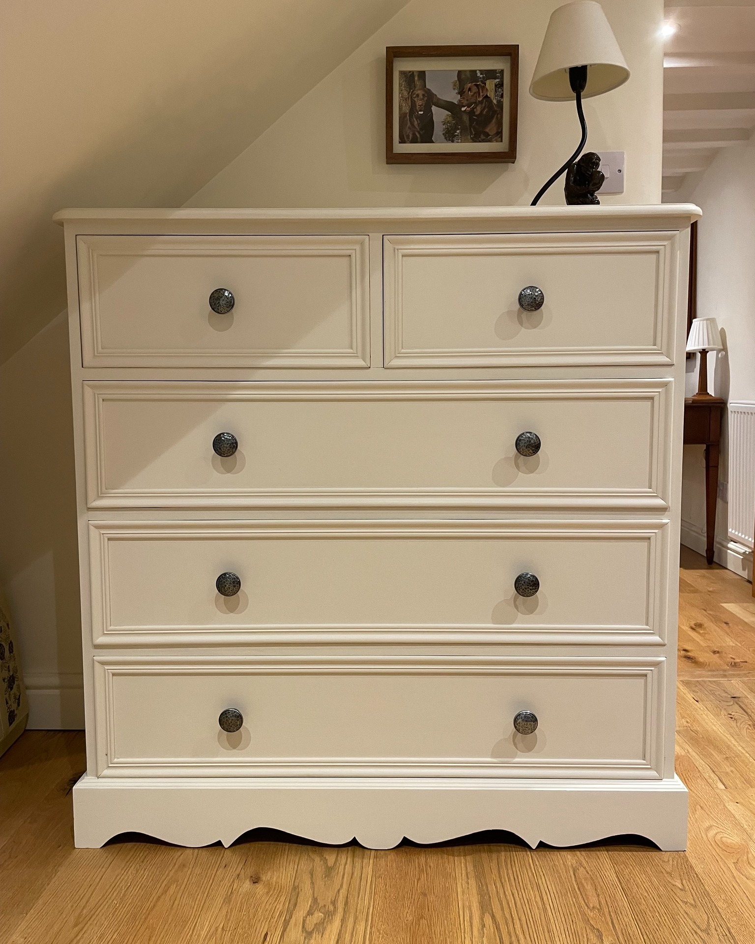 Another lovely piece, Reloved by Jo and delivered back to its owner this afternoon. A good quality chest of drawers, originally a typical orange pine shade, now looking much more modern after being painted in an ivory matt acrylic.
My customer wanted to go with new hardware and didn't skimp on quality - it makes all the difference.
If you have a piece of much-loved, but tired-looking furniture that you'd like transformed, you can message here, WhatsApp 07717 535381, or email jo@relovedbyjo.co.uk
I also have many lovely pieces for sale on my website - Reloved by Jo - happy browsing!
#PaintedFurniture #FurnitureMakeover #UpcycledFurniture #RestyledFurniture #ChestOfDrawers #IvoryInteriors #HomeDecor #CotswoldsStyle #CotswoldsHomes #Cirencester #RelovedByJo #FurnitureTransformation #MadeWithLove #FurnitureArtist #BeforeAndAfter #ModernCountryHome #InteriorsUK #CotswoldsLife