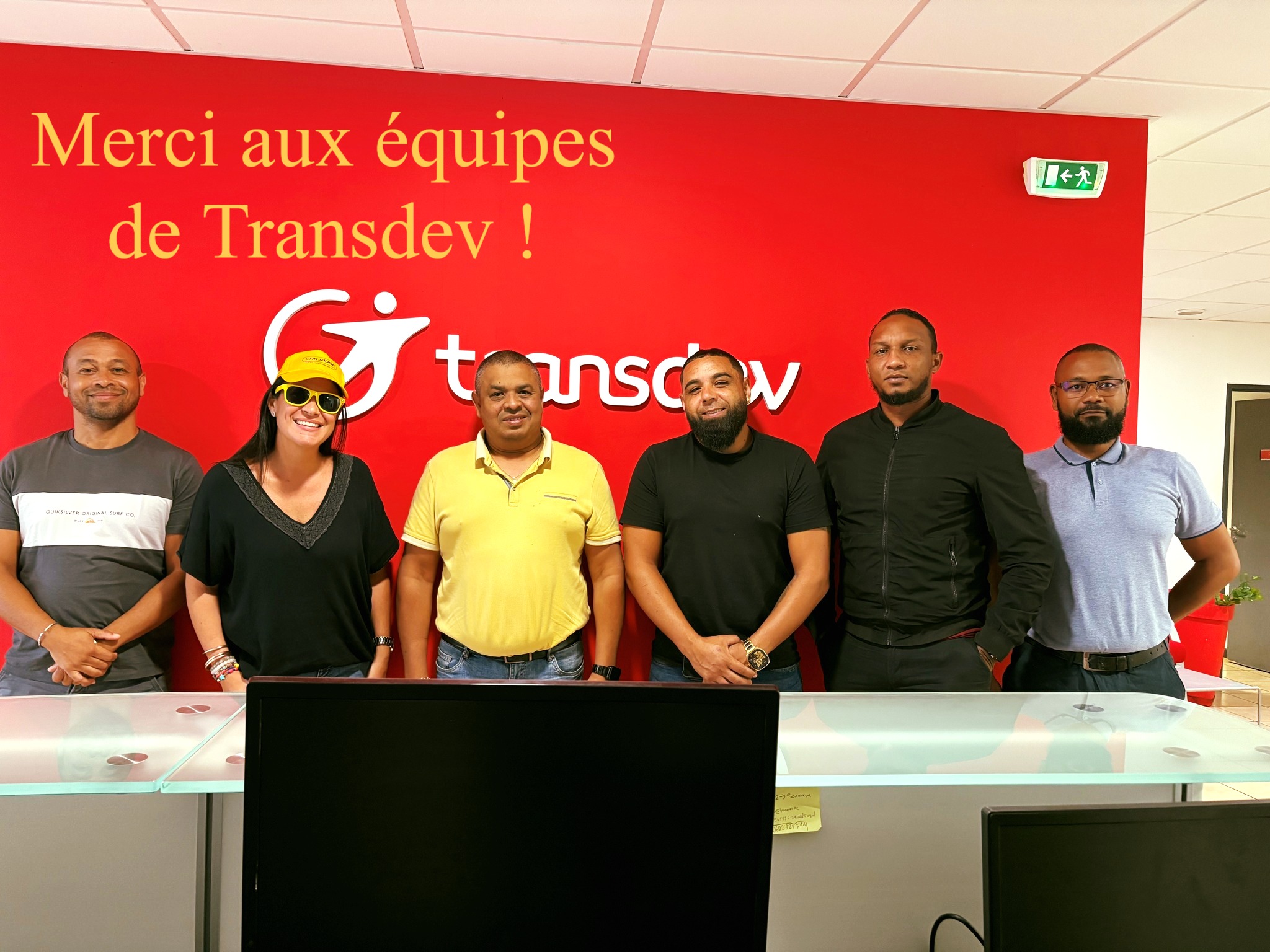 Dernier jour de formation chez Transdev et les participants m'ont fait un cadeau qui illumine ma journée (et mon feed !) 😎
Au-delà des goodies aux couleurs de leur client emblématique, c'est surtout la reconnaissance et la convivialité partagées qui comptent.
2 jours à travailler sur L'entretien annuel d'évaluation, des échanges riches, des profils engagés... et ce petit moment de légèreté qui rappelle pourquoi j'aime mon métier.
Merci à toute l'équipe Transdev pour votre accueil et votre implication 🙏
#formationprofessionnelle #coachcertifiée #ilovemyjob #carjaune974