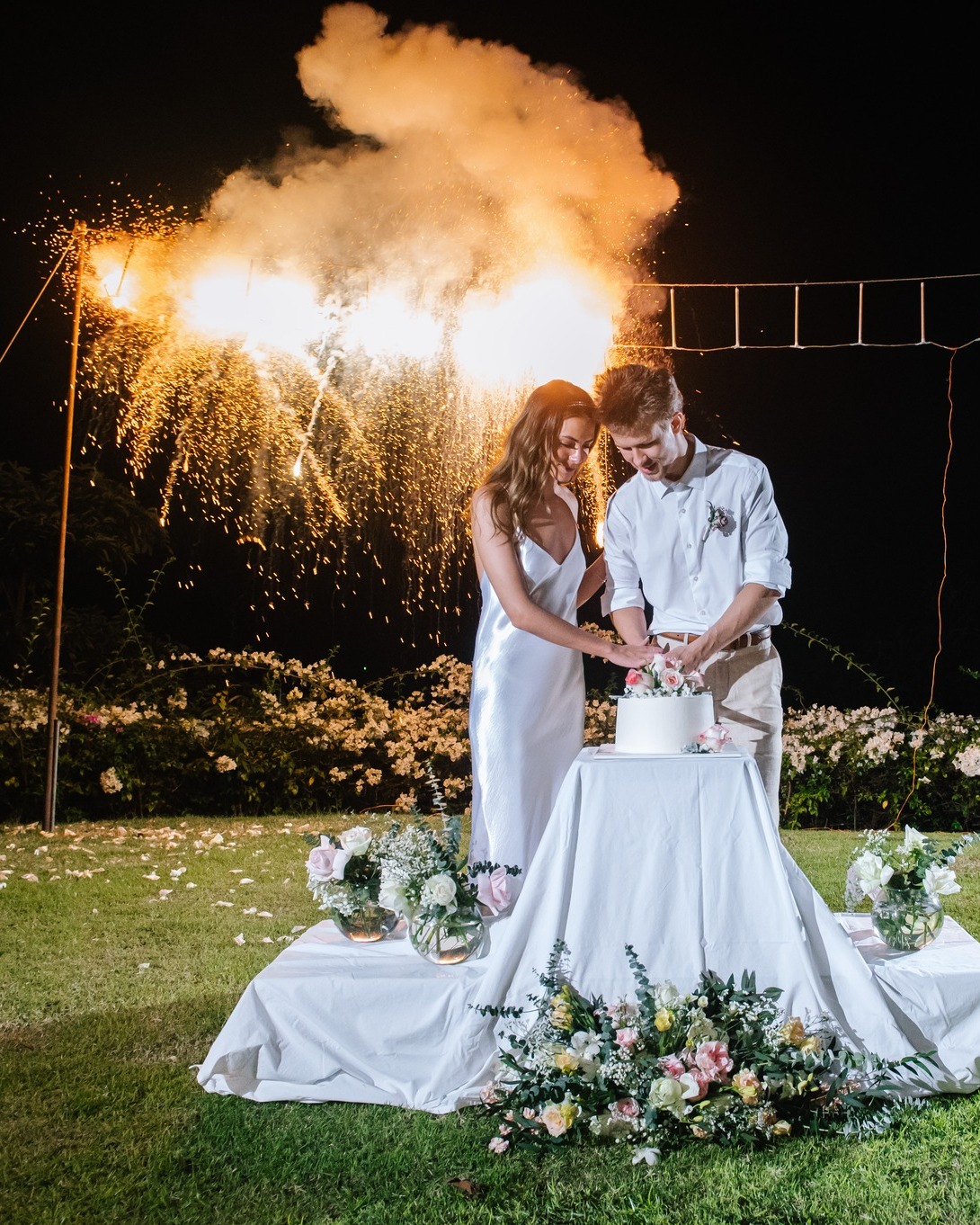 The sparkling cascade that marks an unforgettable moment!
Discover magical weddings at Lime Samui. DM us or learn more at the link in bio. 💍🌴
#LimeSamuiVillas #SamuiWeddings #LuxuryWeddings #KohSamuiWedding #KohSamui #DestinationWedding #WeddingInspiration