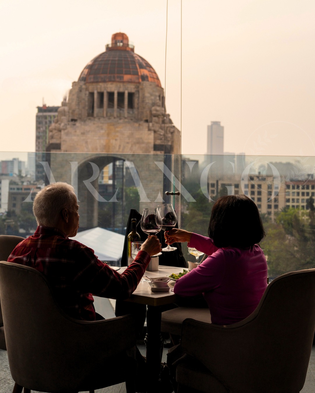 Porque los mejores brindis merecen una gran vista.
📍Av. de la República 157, Piso 7
Reserva en www.arangorestaurante.com
#rooftopcdmx #RestaurantesCDMX #PlanEnLaCiudad #ArangoCDMX #AltaCocinaMexicana #RooftopCDMX