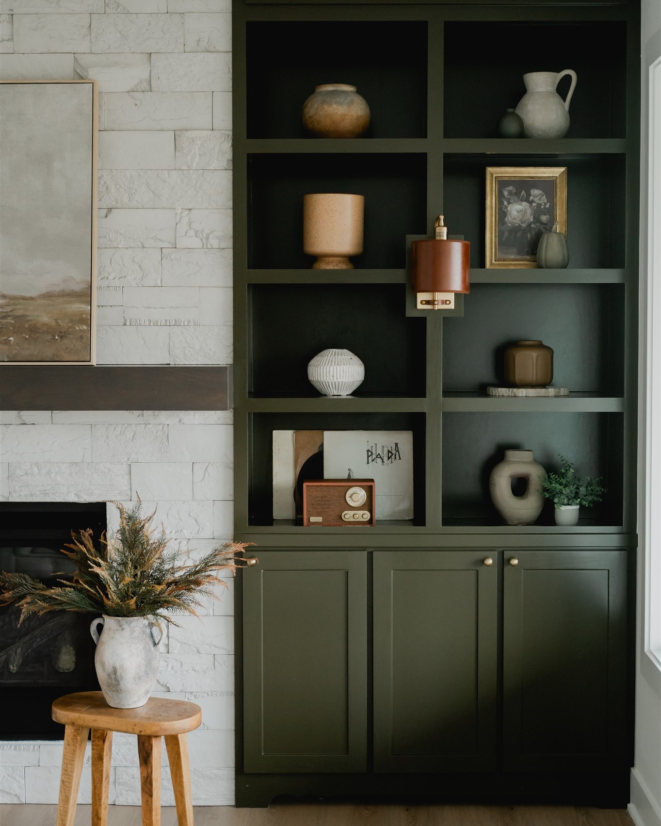 This cozy corner is giving us alllll the fall vibes this morning! 🍂
#dynastyhomes #customhomebuilder #iowahomes #desmoines #luxuryhomes #homeinspo #dreamhome